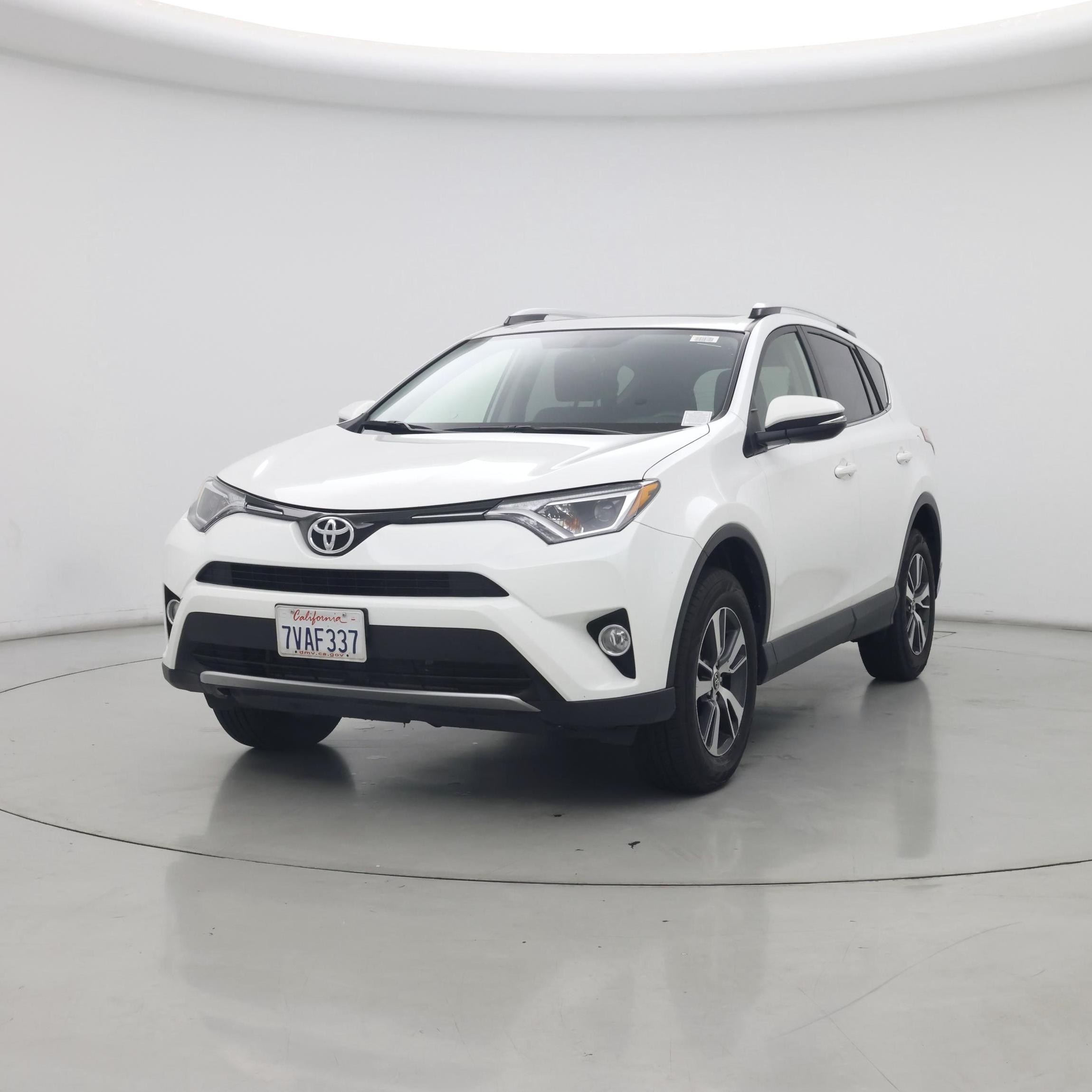 Thumbnail: 2016 Toyota RAV4 - 4