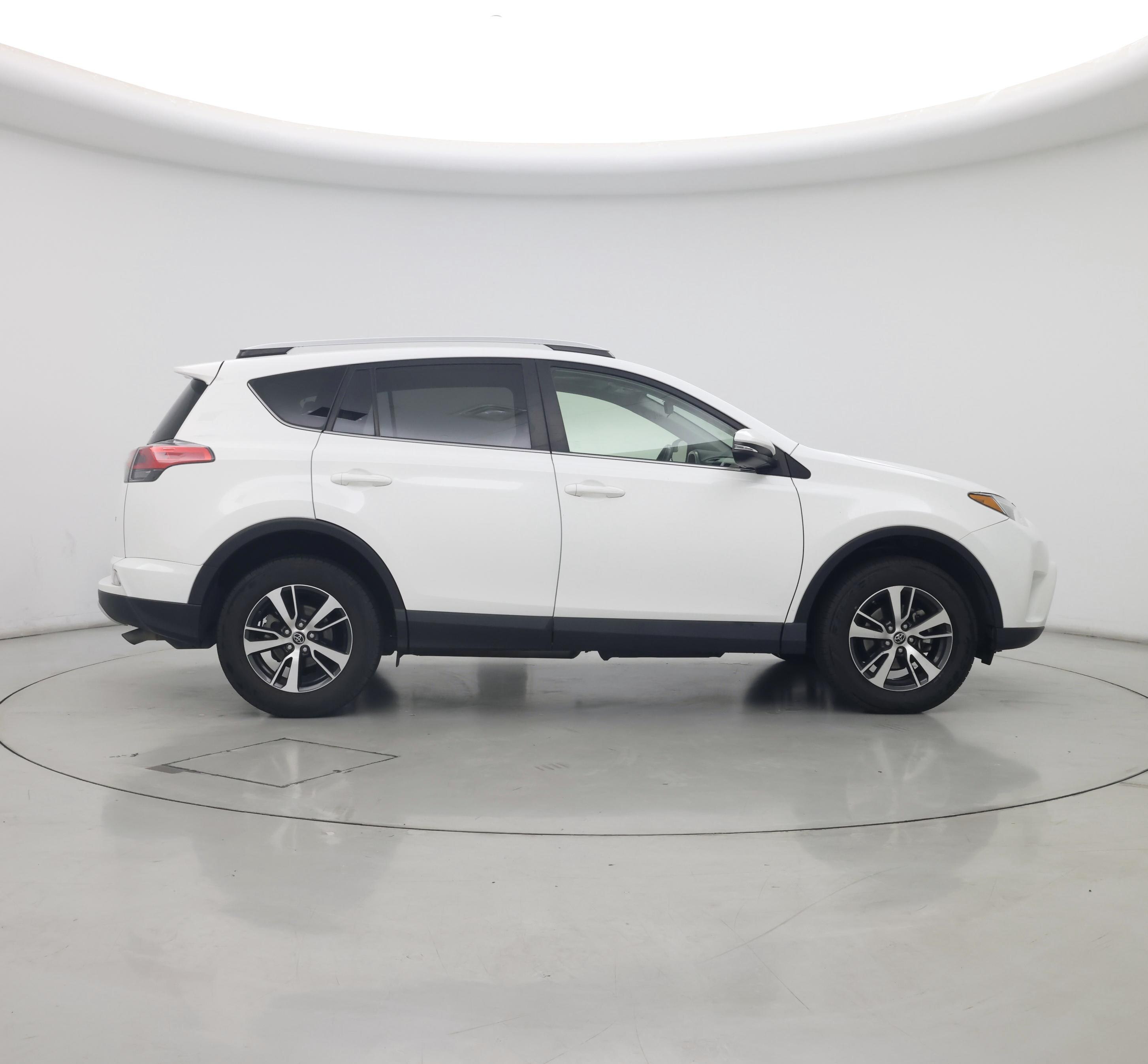 Thumbnail: 2016 Toyota RAV4 - 7
