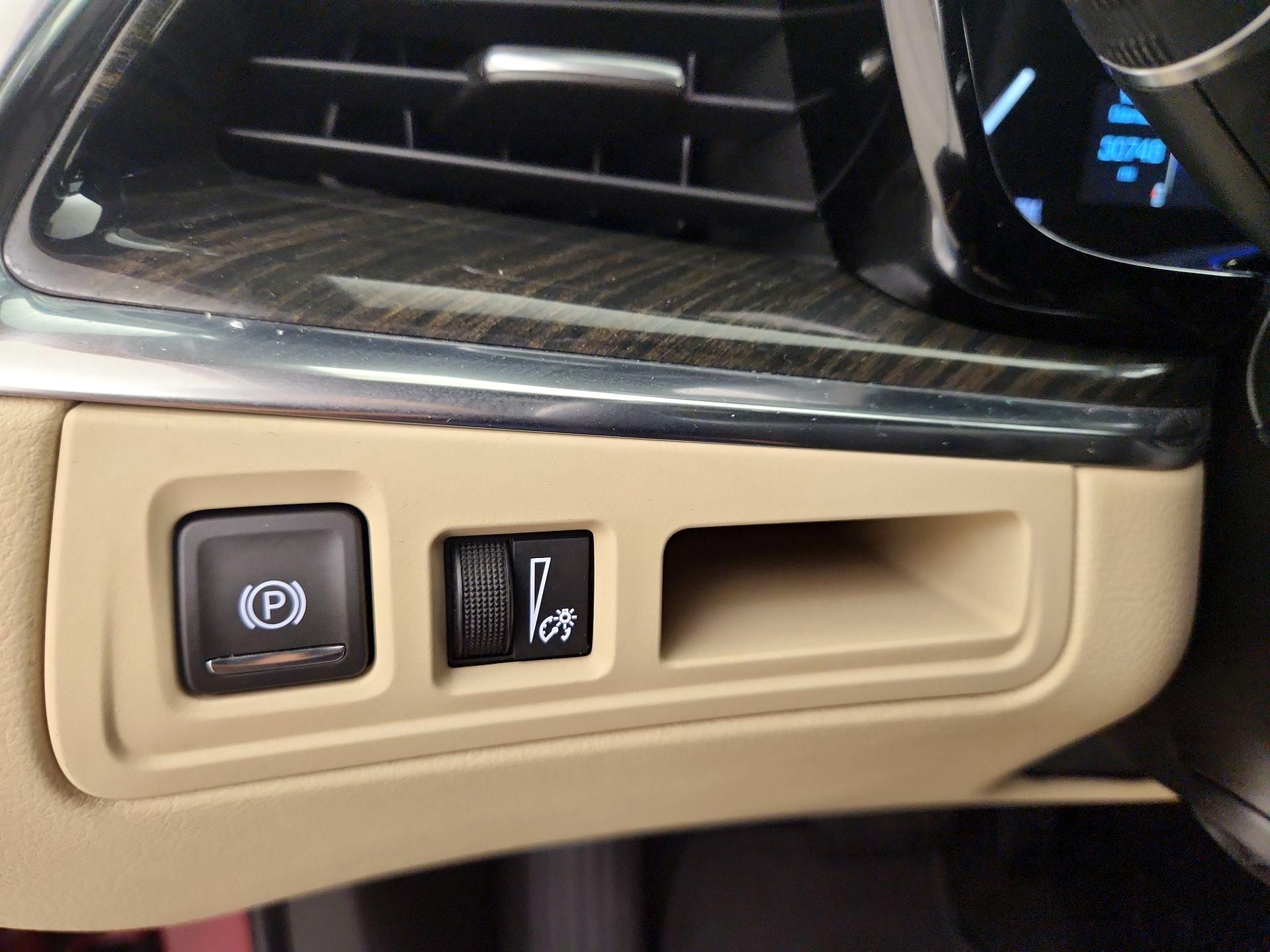 Thumbnail: 2019 Cadillac XT5 - 13