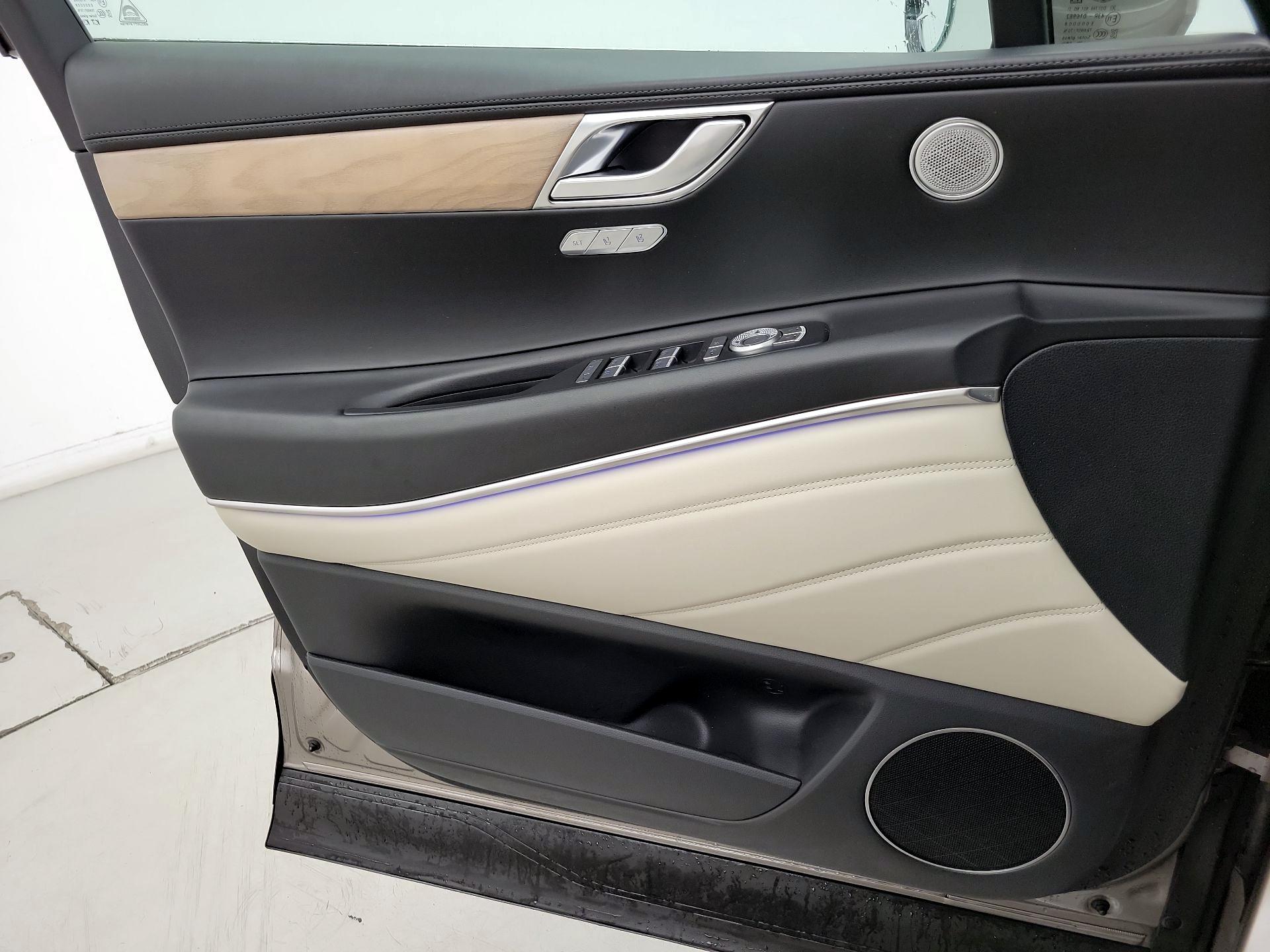 Thumbnail: 2021 Genesis GV80 - 12