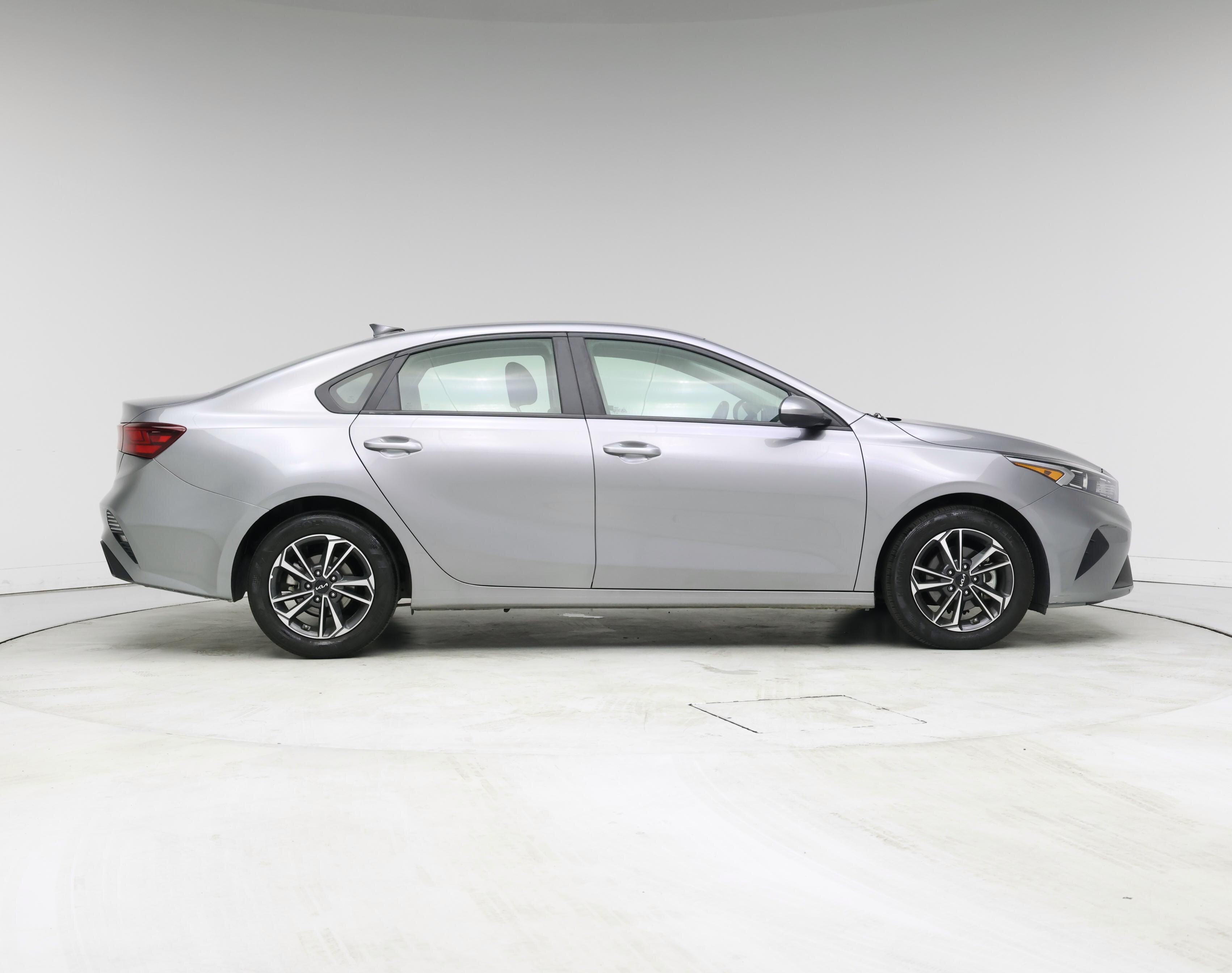 Thumbnail: 2024 Kia Forte - 7