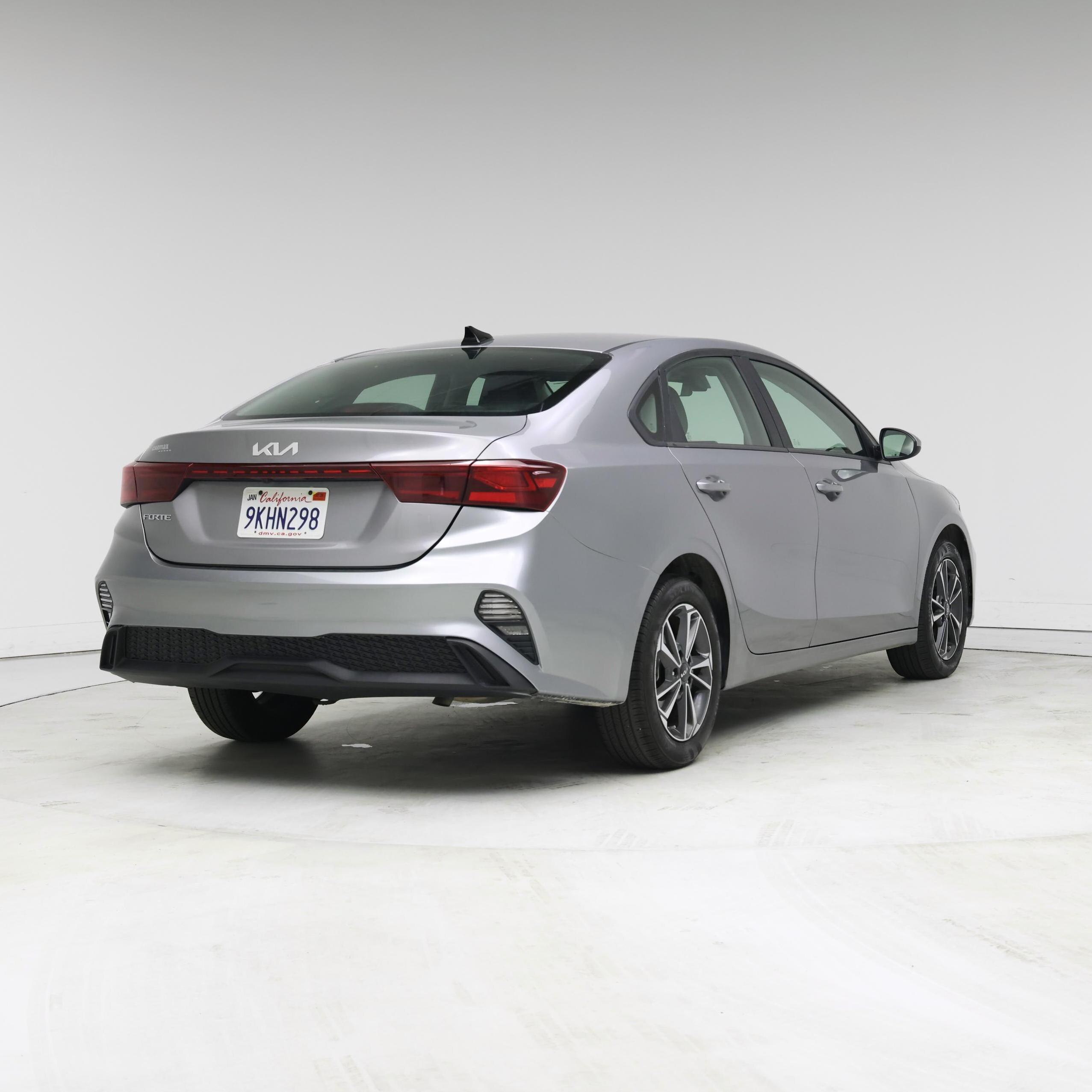 Thumbnail: 2024 Kia Forte - 8