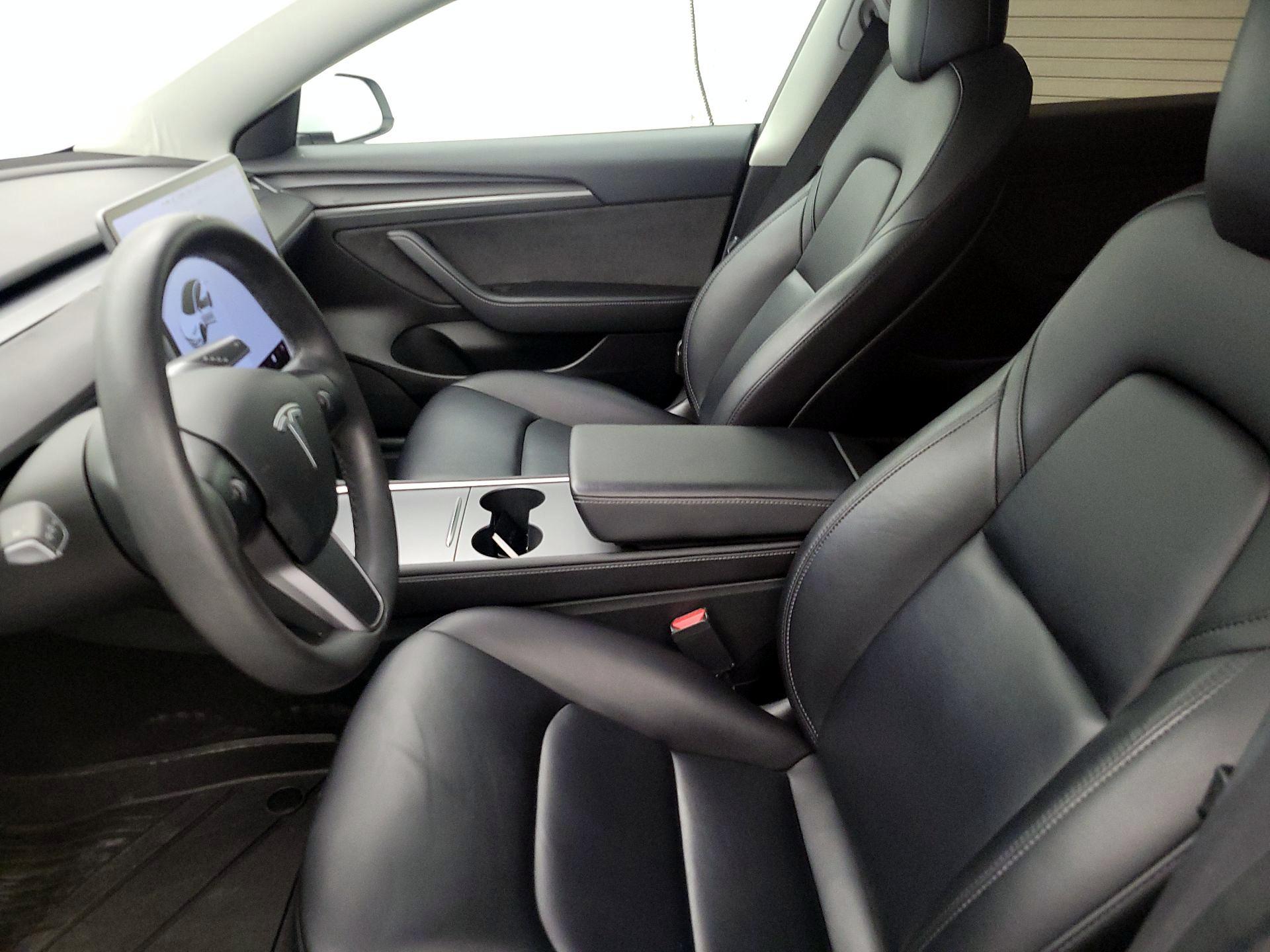 Thumbnail: 2022 Tesla Model 3 - 11