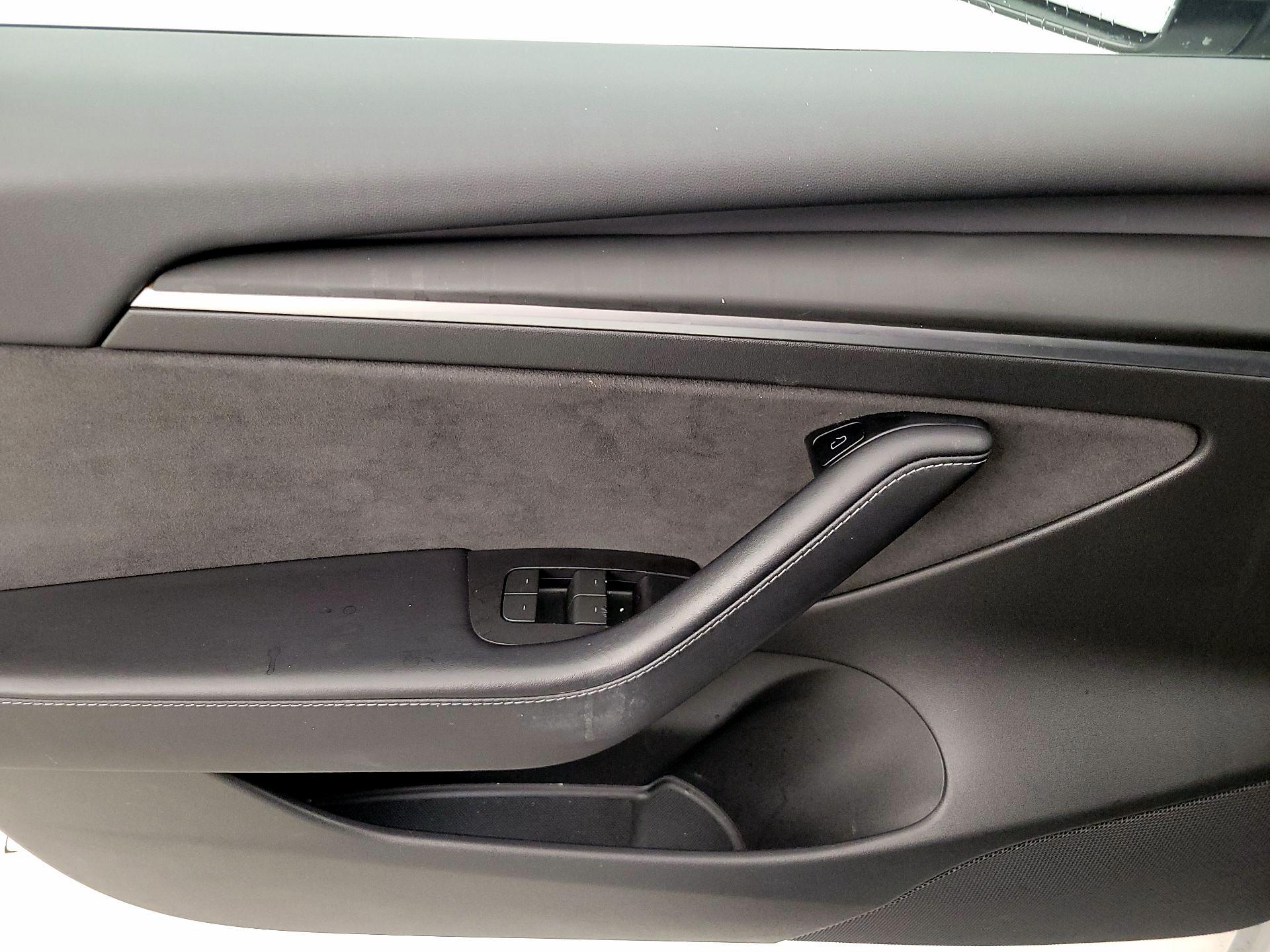 Thumbnail: 2022 Tesla Model 3 - 12