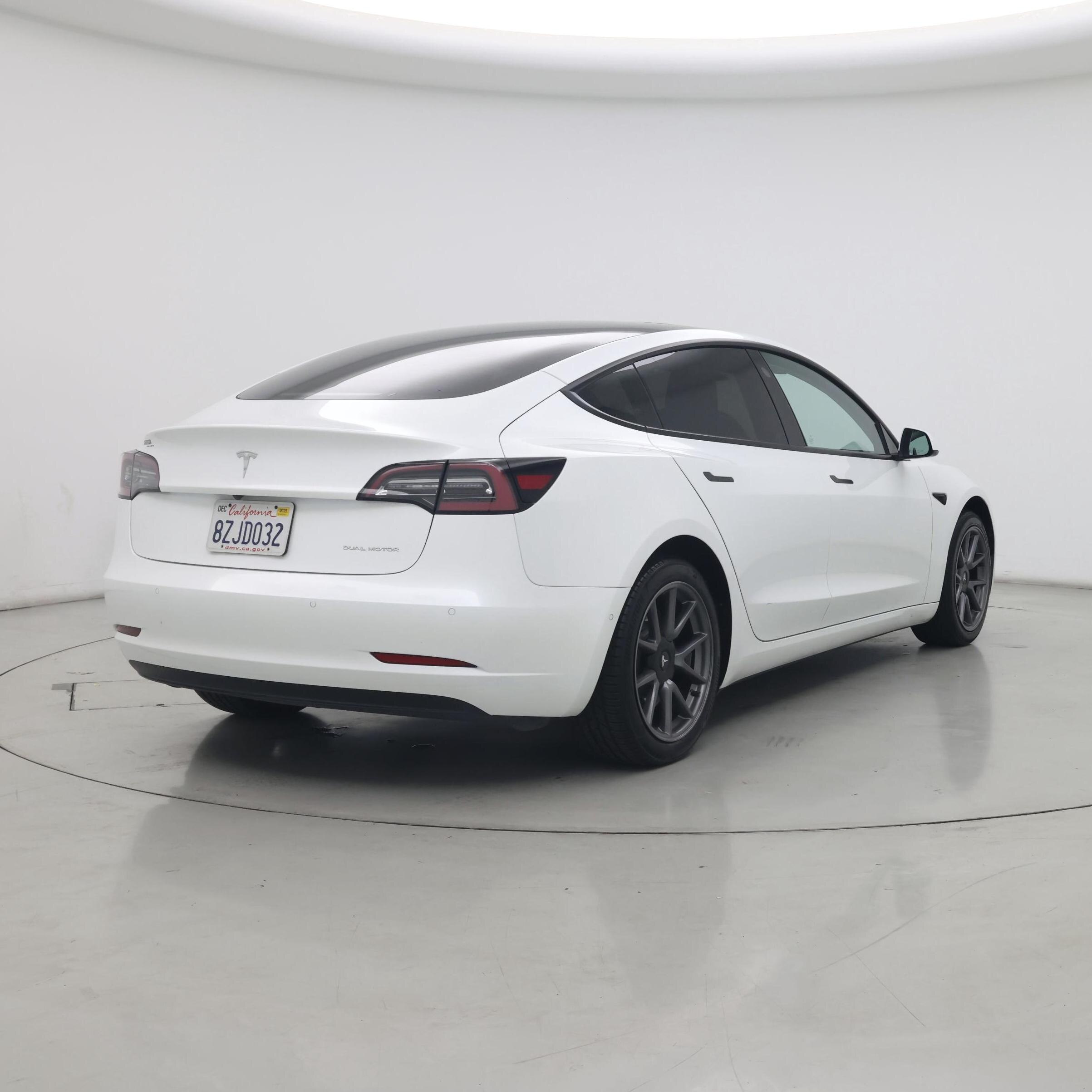 Thumbnail: 2022 Tesla Model 3 - 8