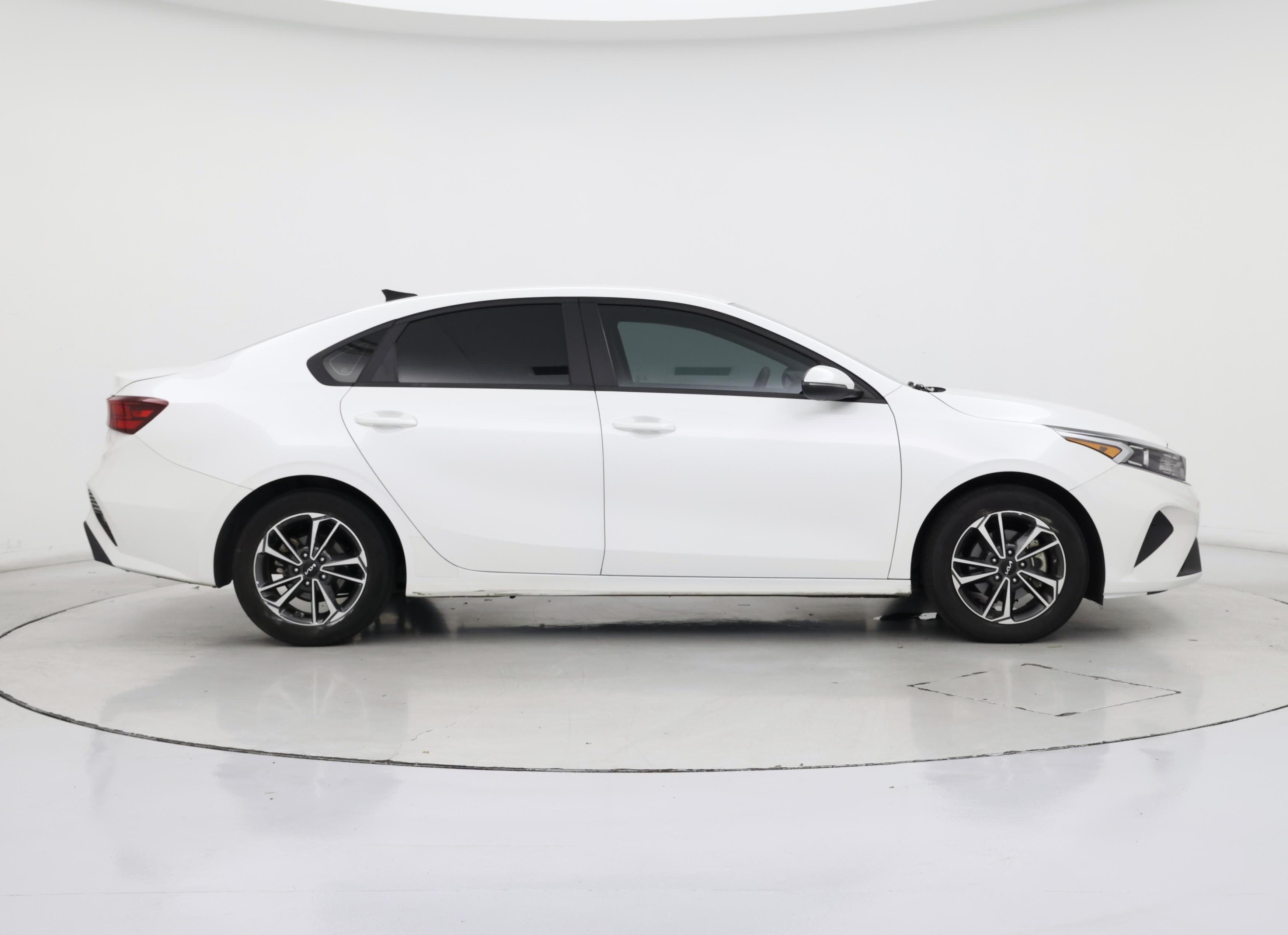 Thumbnail: 2023 Kia Forte - 7