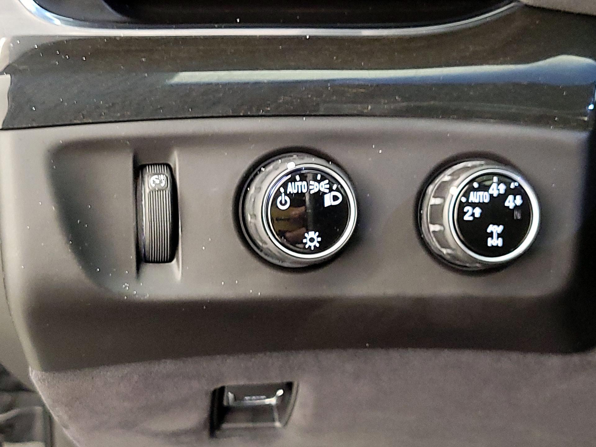 Thumbnail: 2016 Cadillac Escalade - 13