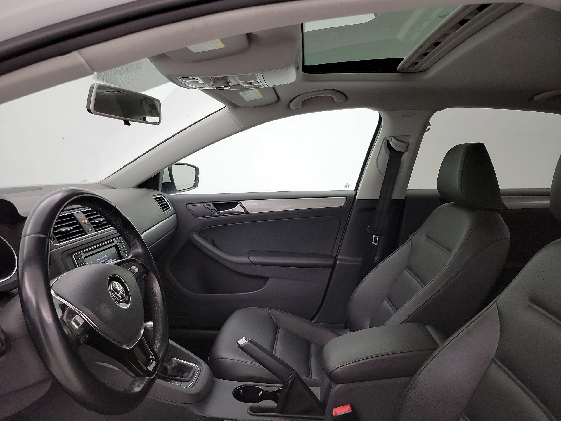 Thumbnail: 2017 Volkswagen Jetta - 19