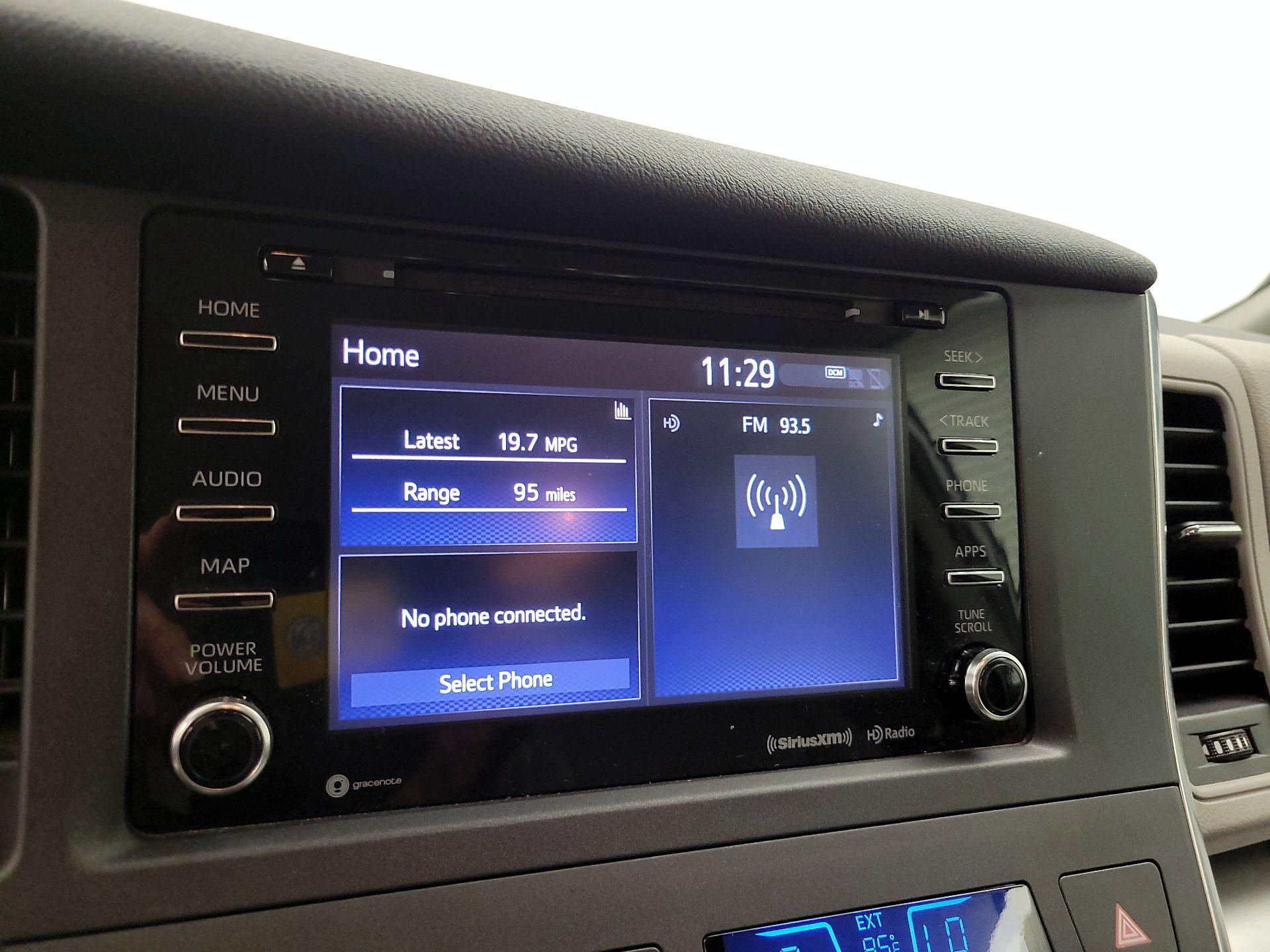 Thumbnail: 2019 Toyota Sienna - 15
