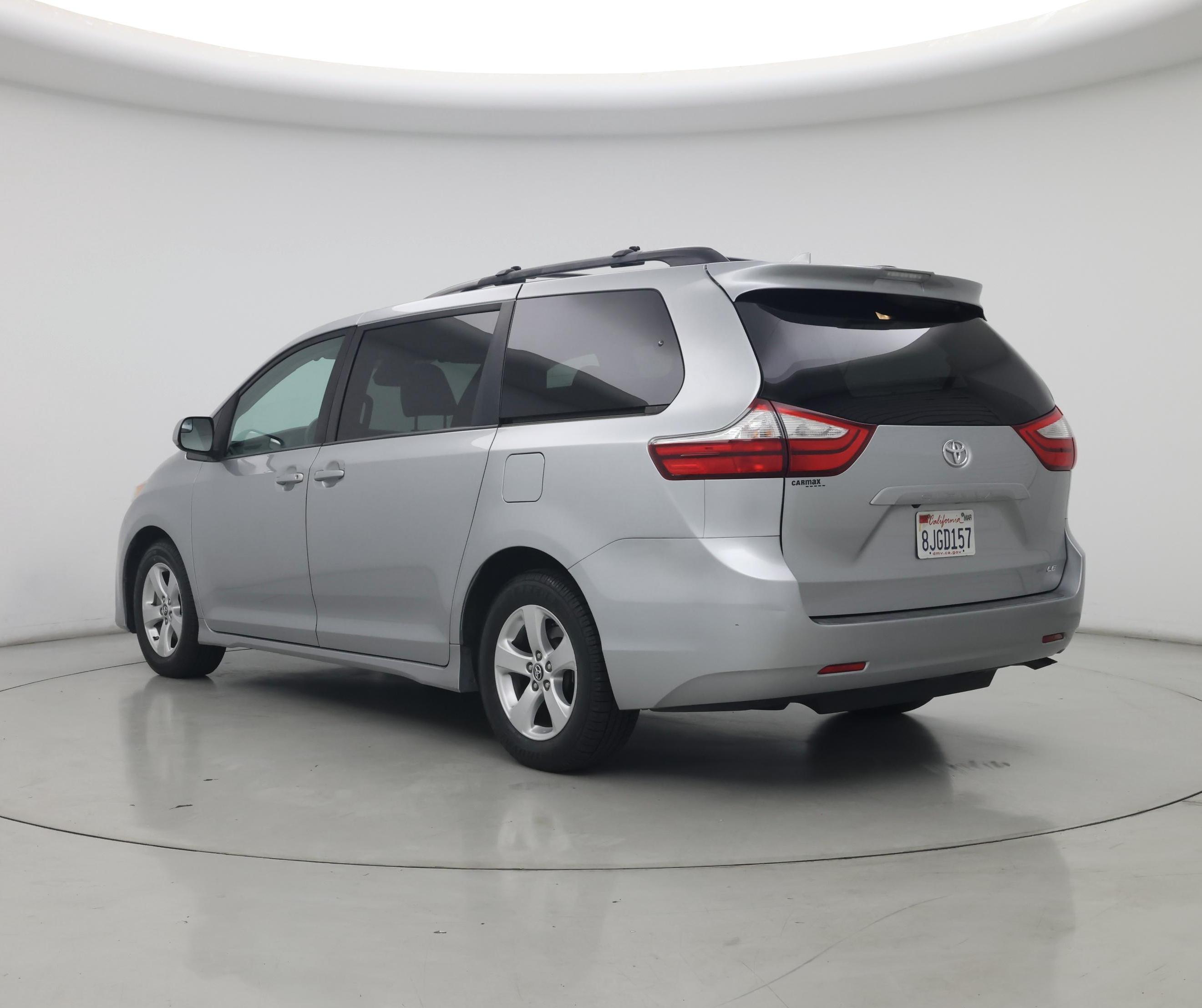 Thumbnail: 2019 Toyota Sienna - 2