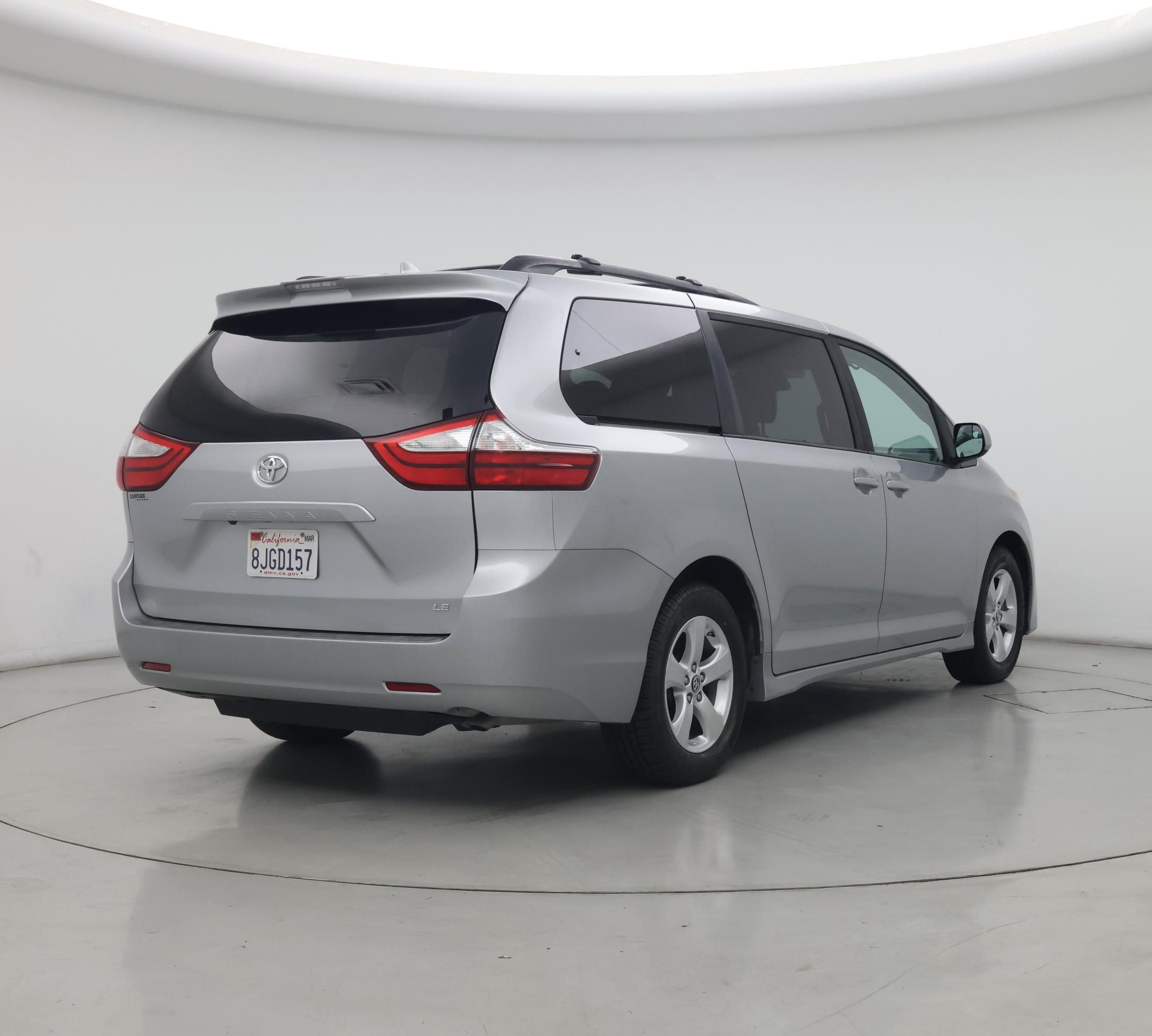 Thumbnail: 2019 Toyota Sienna - 8