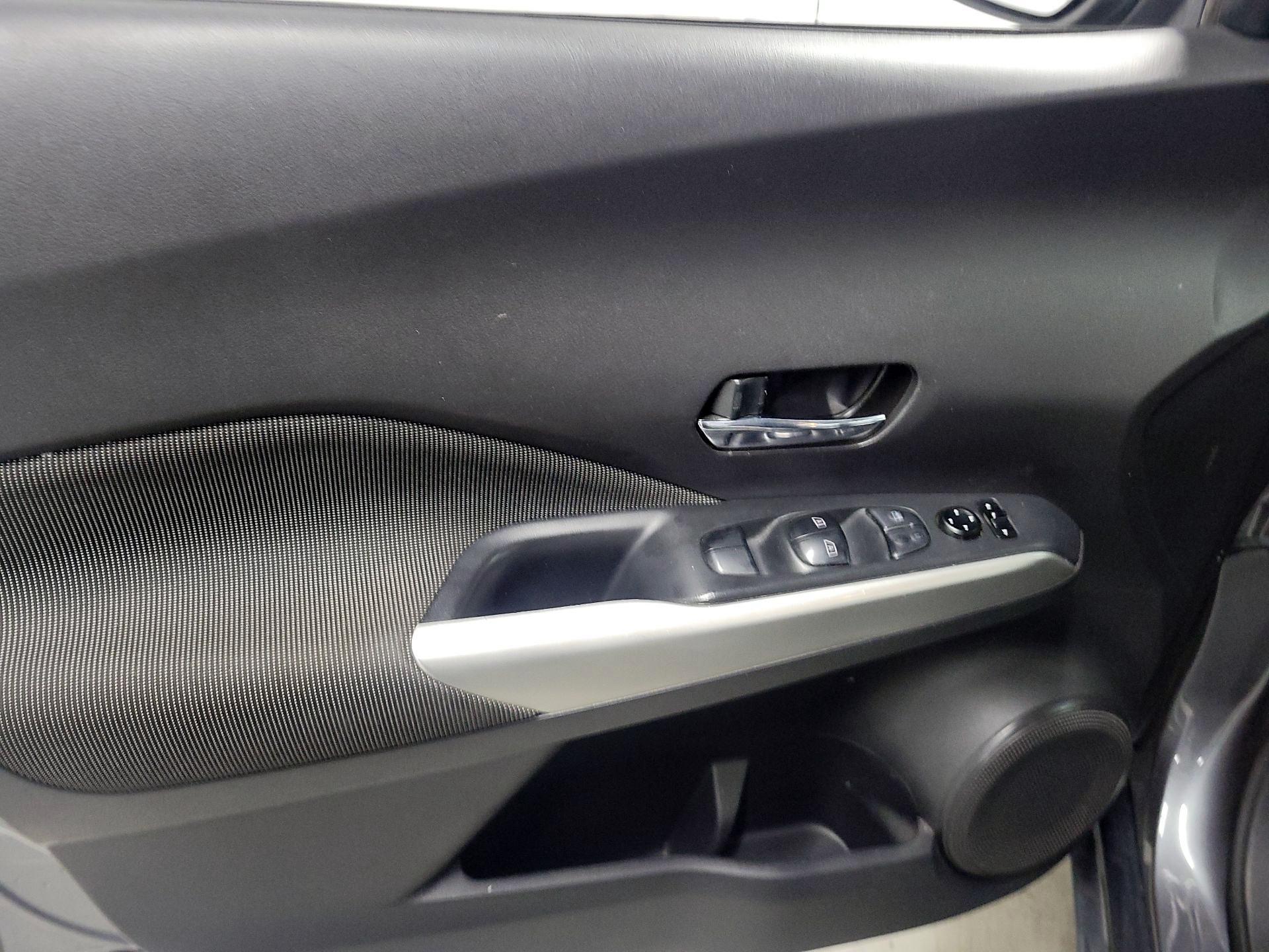 Thumbnail: 2019 Nissan Kicks - 12