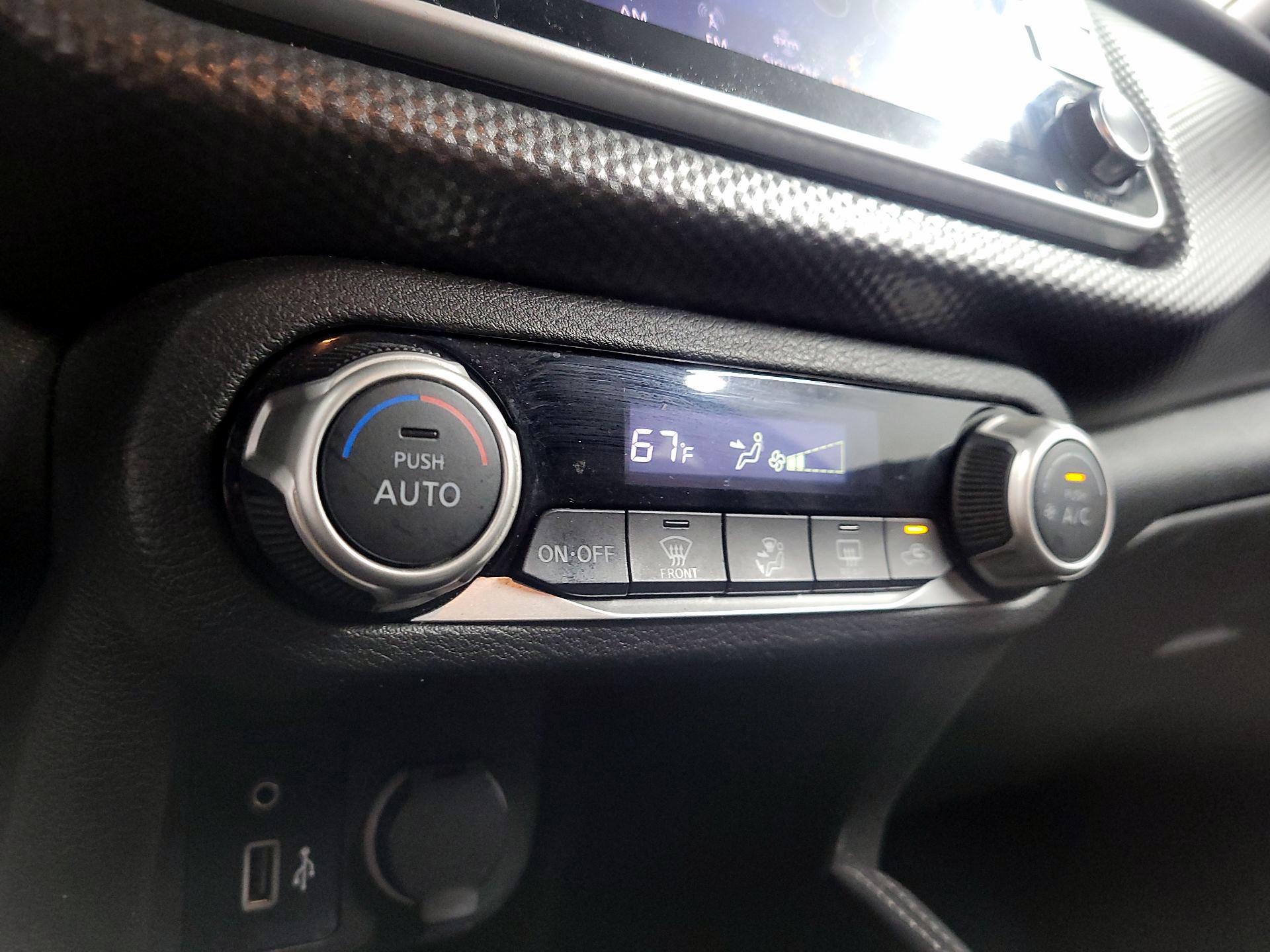 Thumbnail: 2019 Nissan Kicks - 16