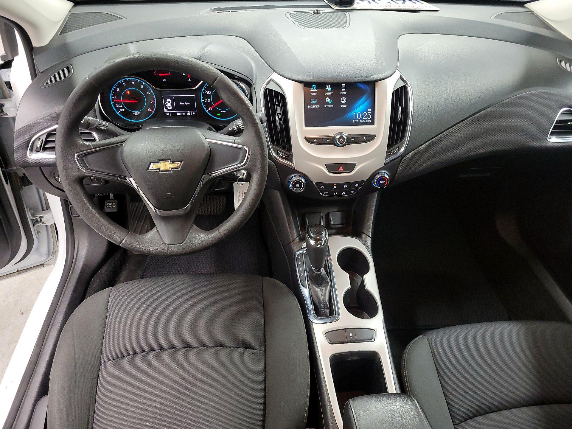 Thumbnail: 2016 Chevrolet Cruze - 9