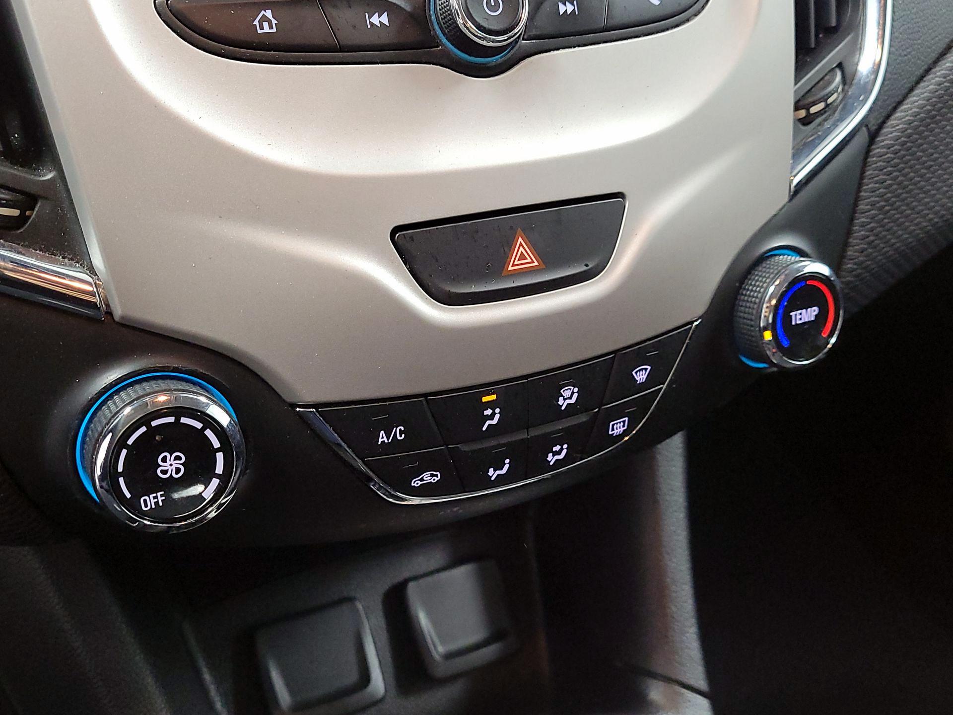 Thumbnail: 2016 Chevrolet Cruze - 16