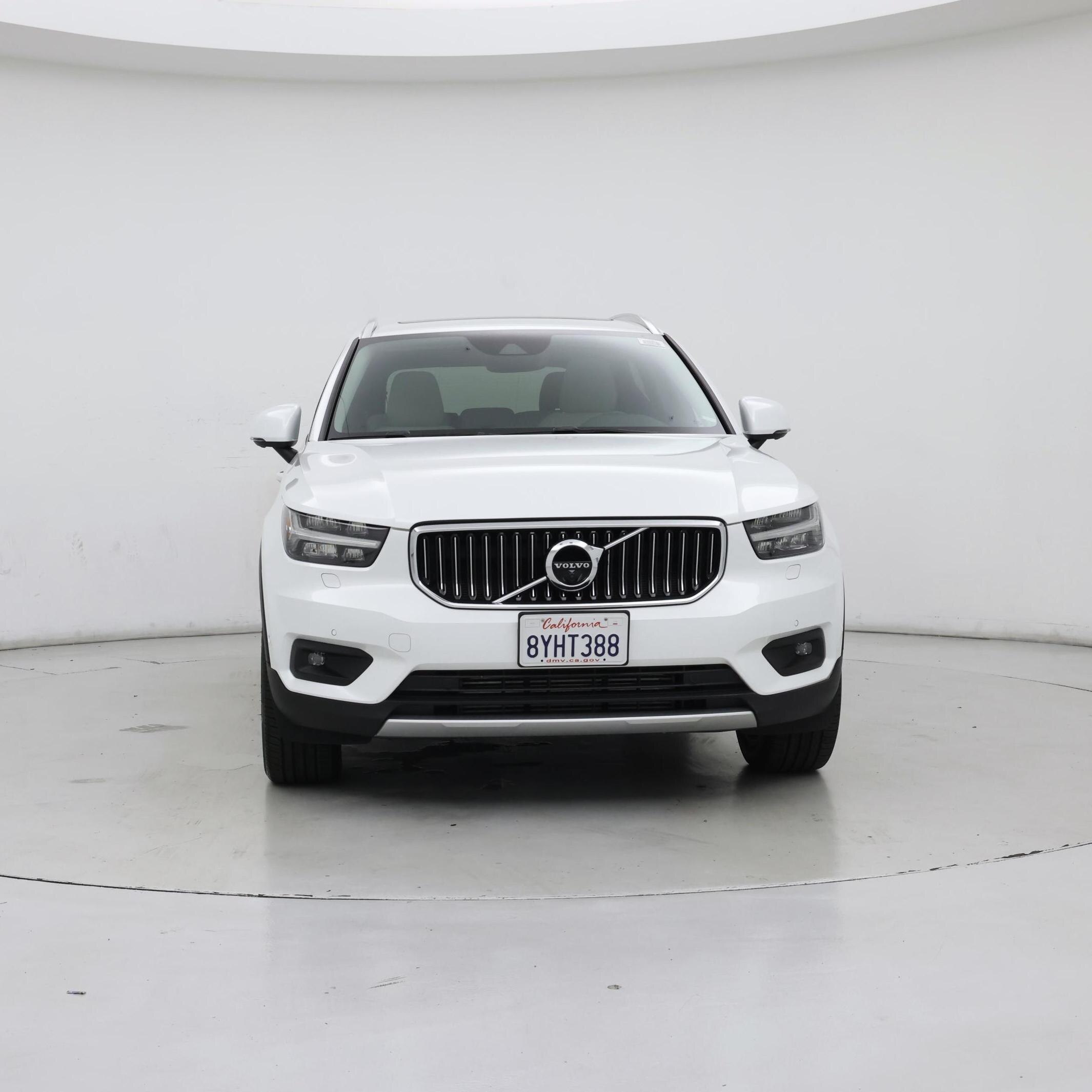 Thumbnail: 2022 Volvo XC40 - 5