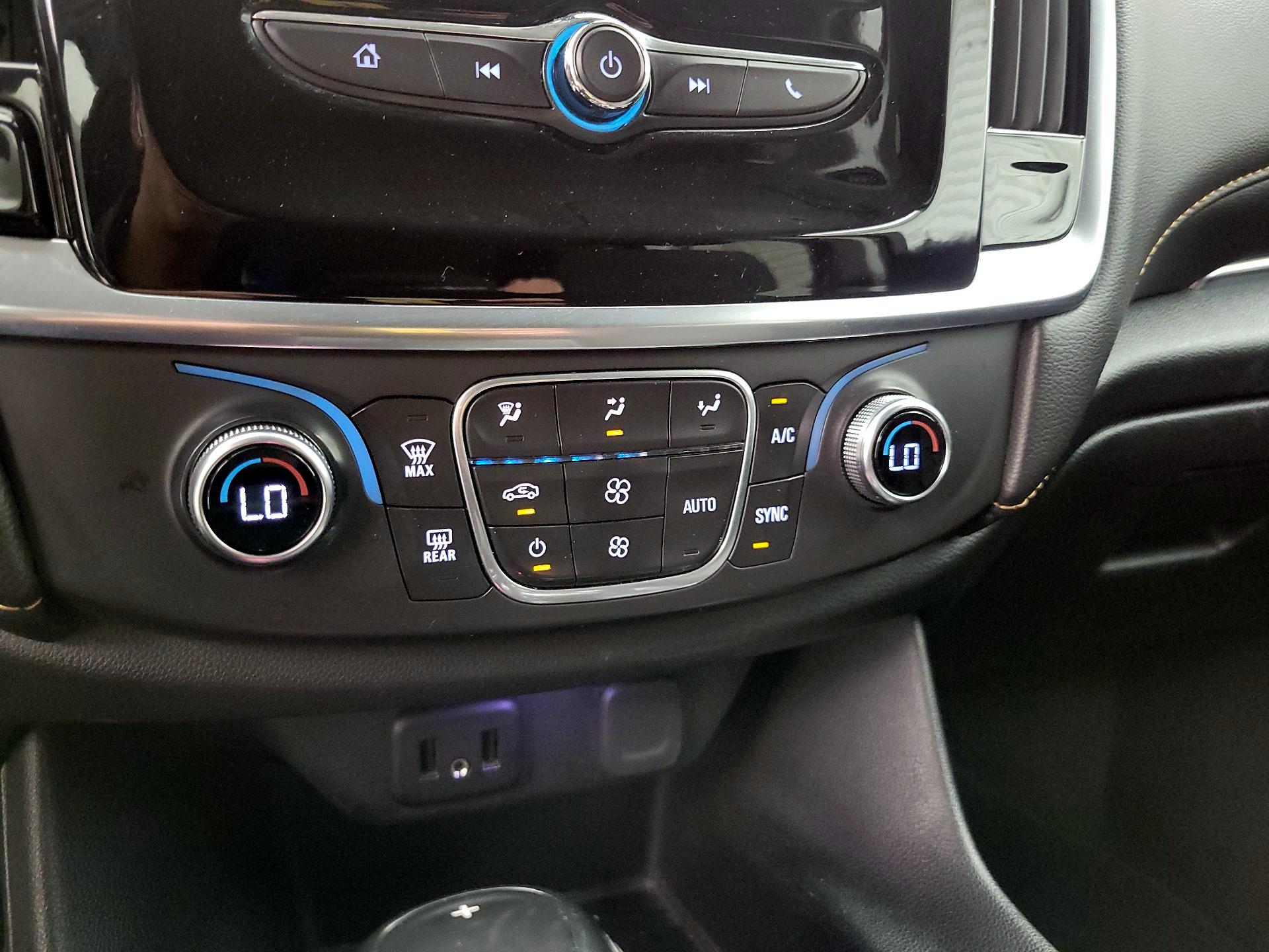 Thumbnail: 2019 Chevrolet Traverse - 16