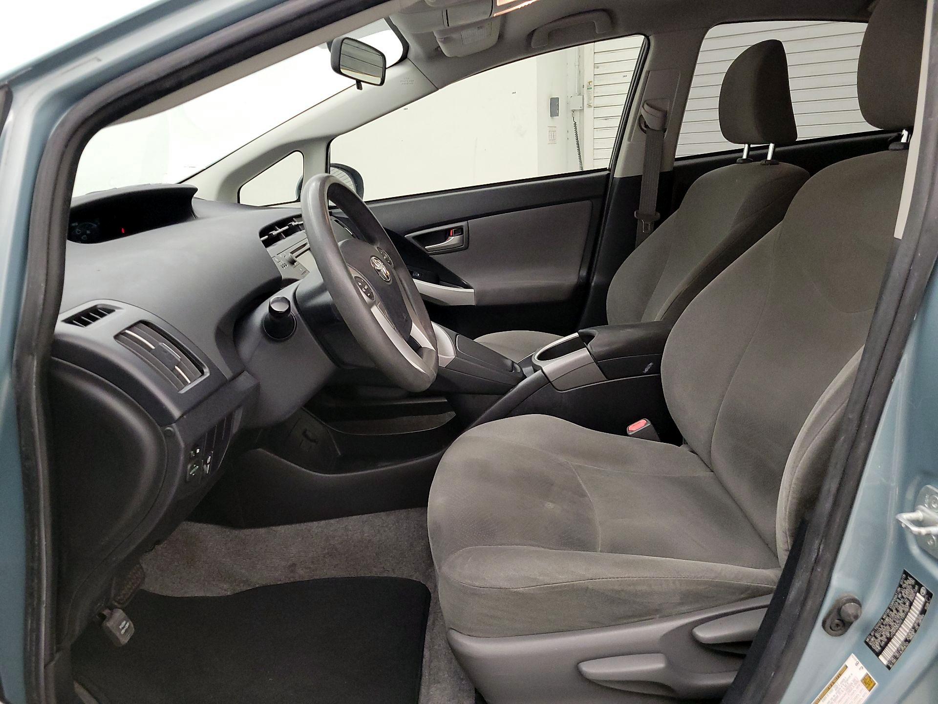 Thumbnail: 2015 Toyota Prius - 9