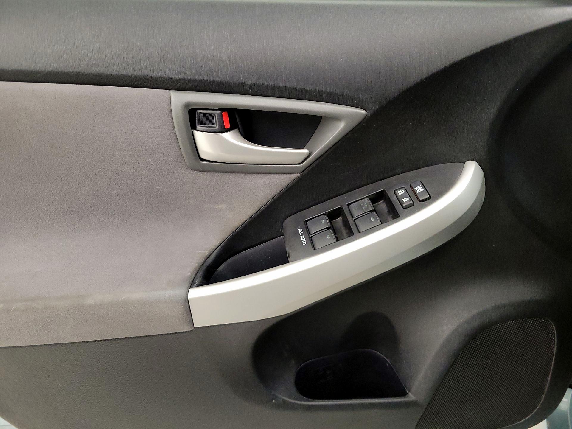 Thumbnail: 2015 Toyota Prius - 10