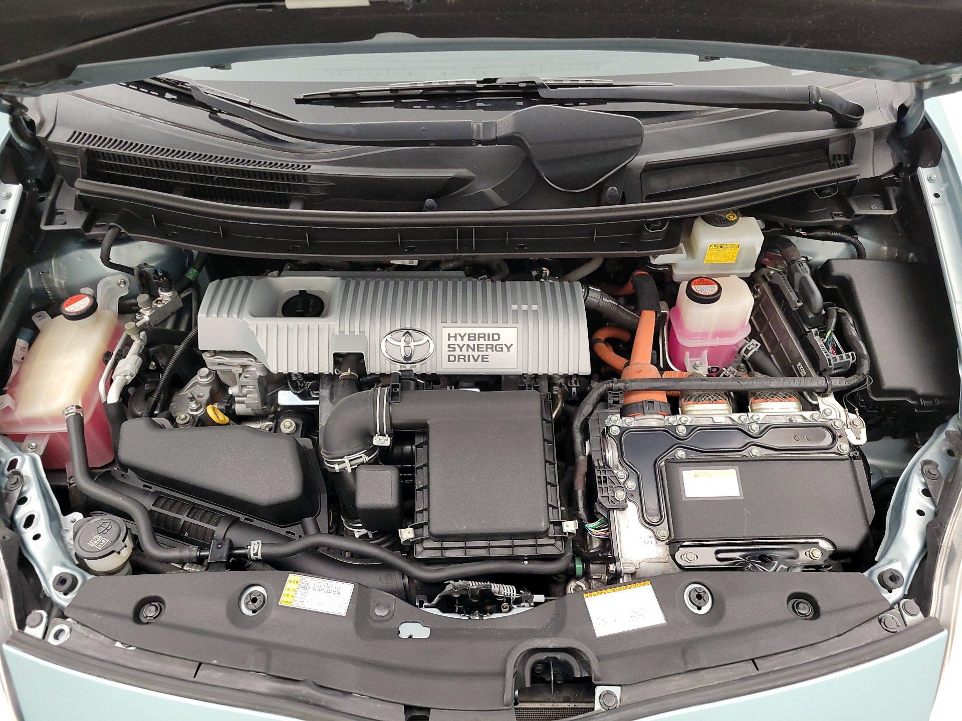 Thumbnail: 2015 Toyota Prius - 19