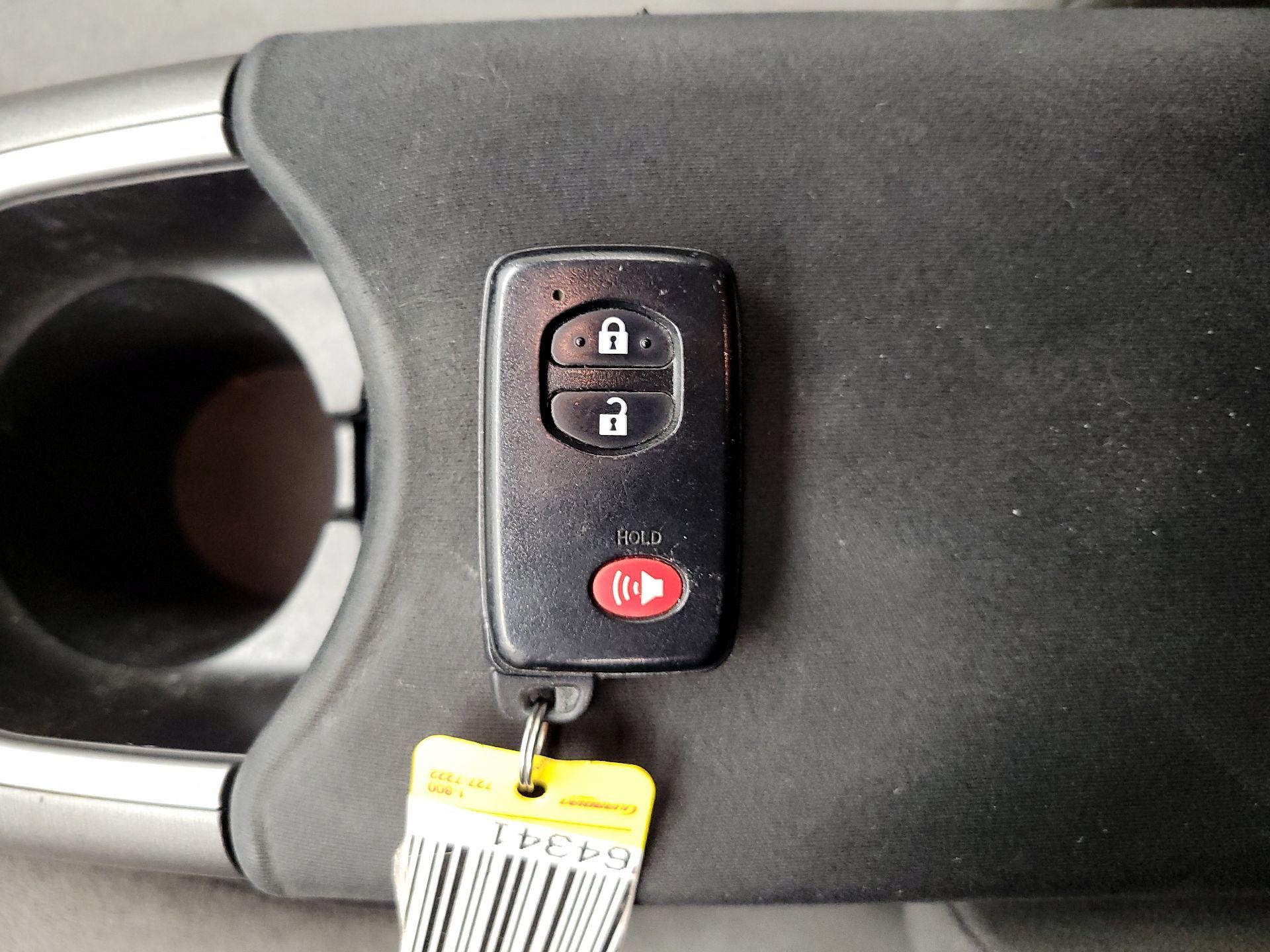 Thumbnail: 2015 Toyota Prius - 20