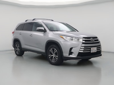 Gray 2019 Toyota Highlander LE