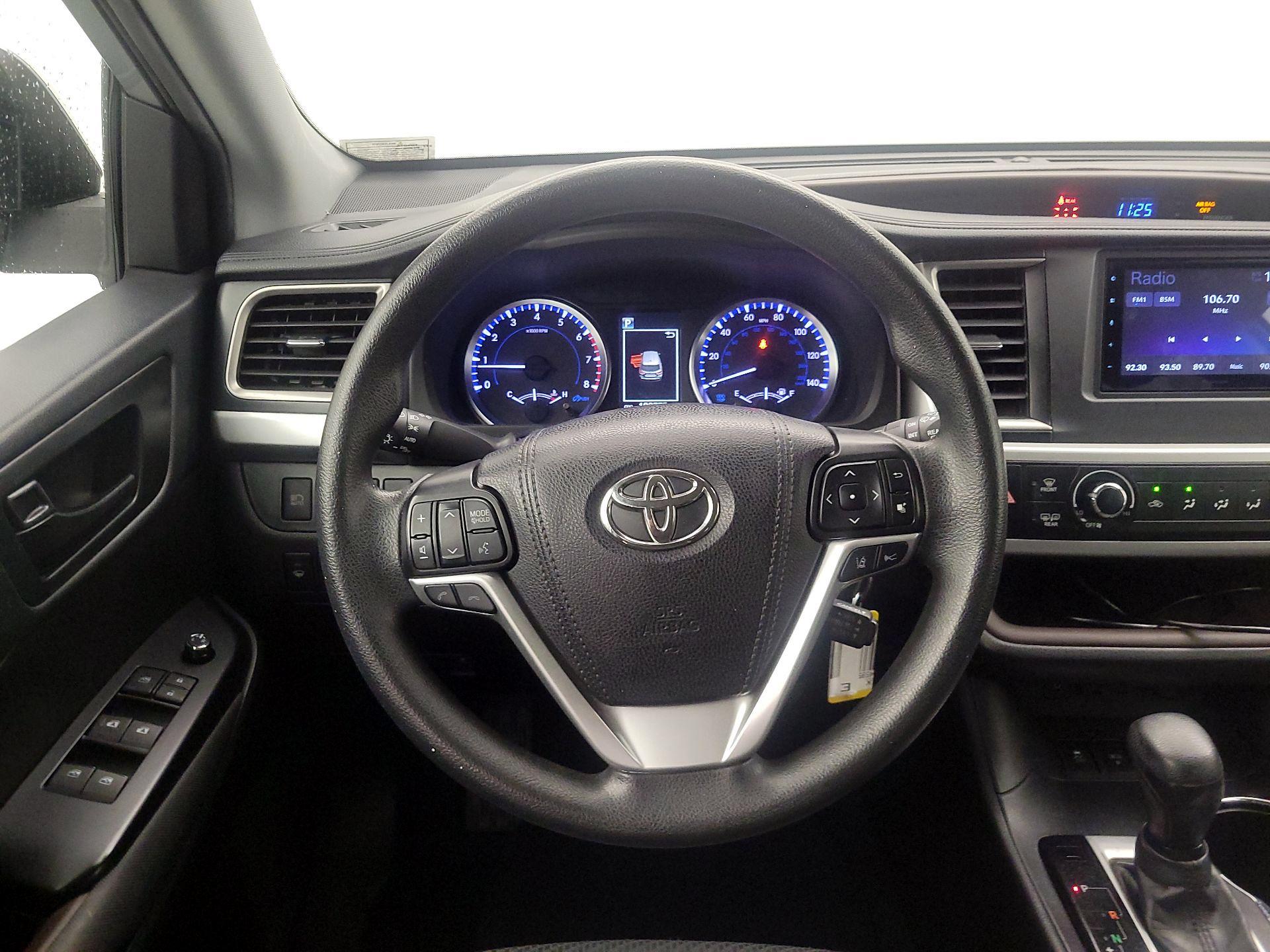 Thumbnail: 2019 Toyota Highlander - 10