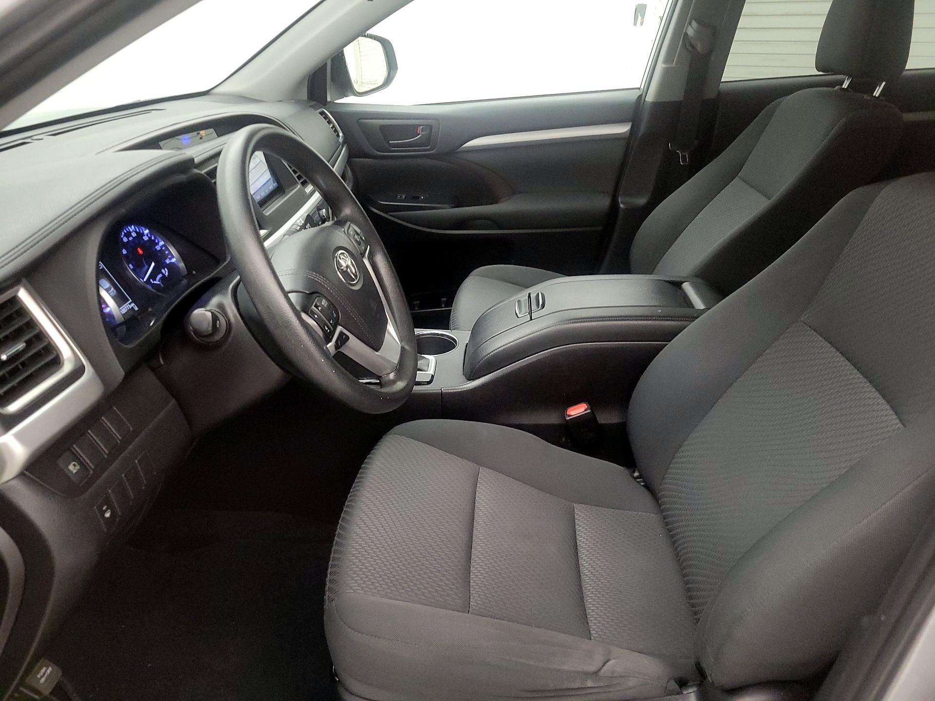 Thumbnail: 2019 Toyota Highlander - 11
