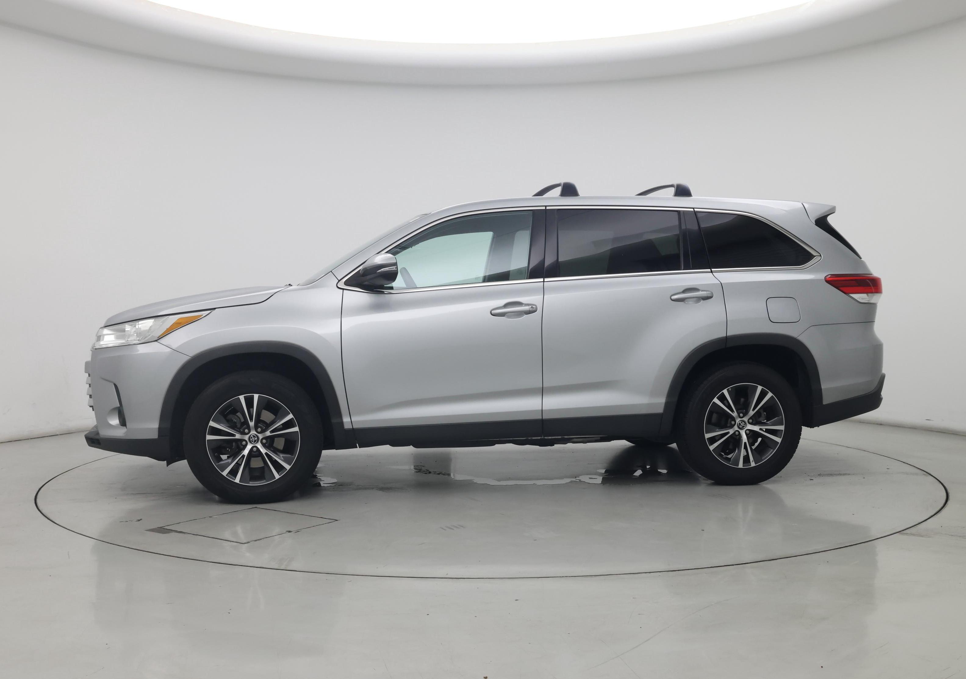 Thumbnail: 2019 Toyota Highlander - 3