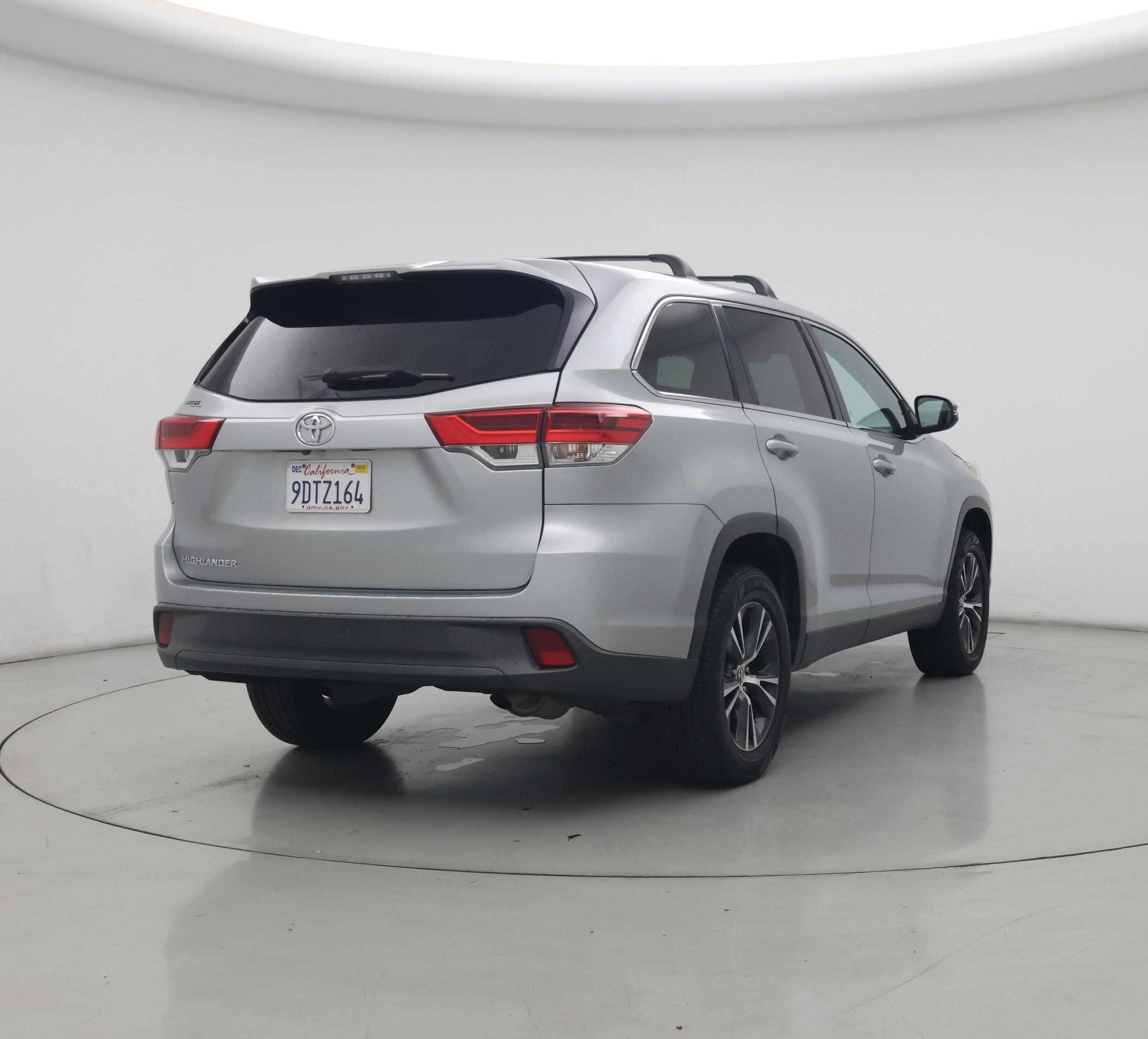 Thumbnail: 2019 Toyota Highlander - 8