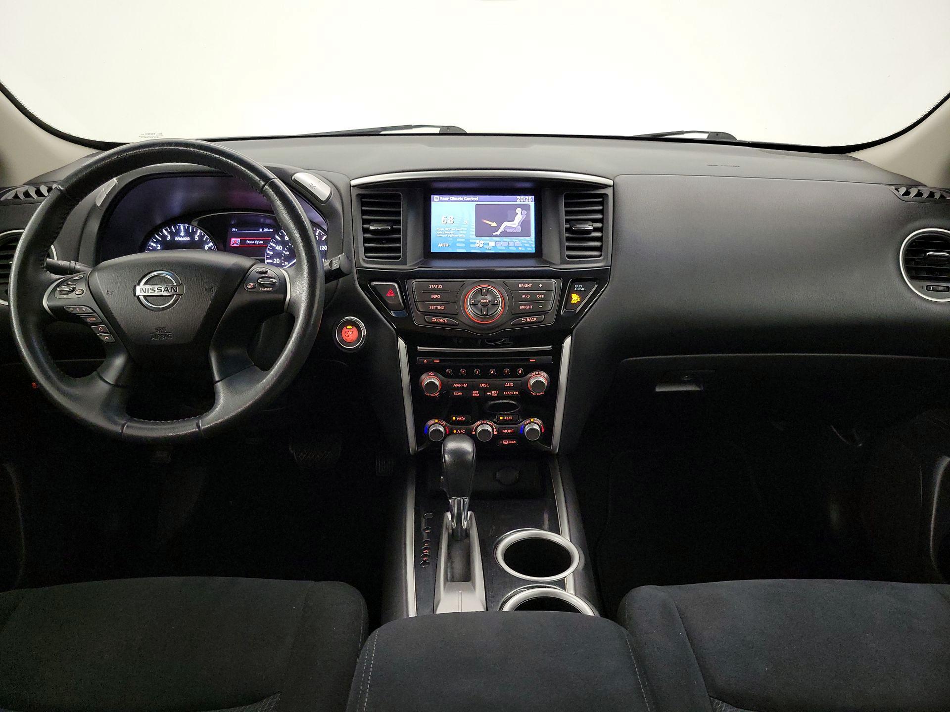 Thumbnail: 2015 Nissan Pathfinder - 9