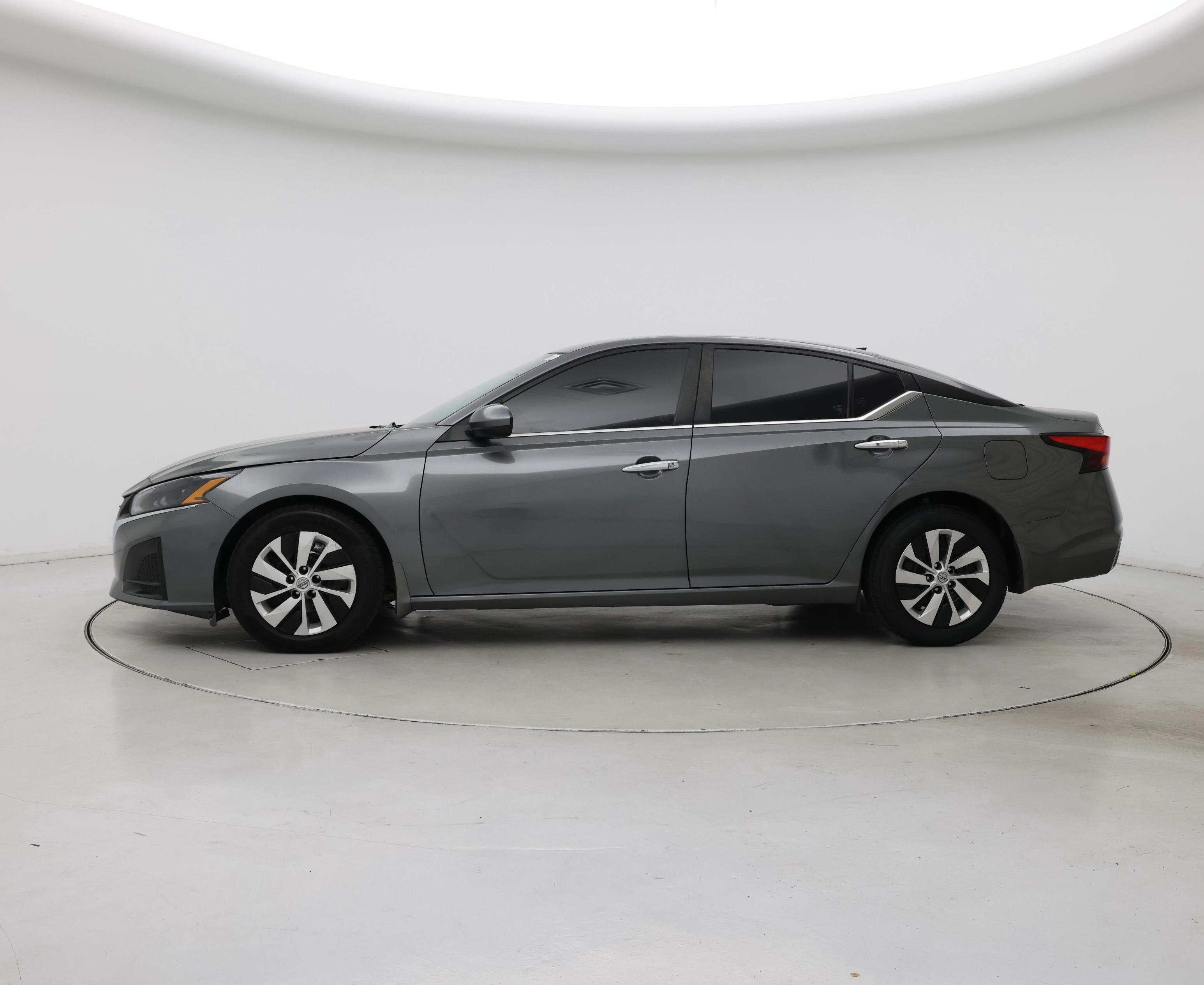 Thumbnail: 2023 Nissan Altima - 3
