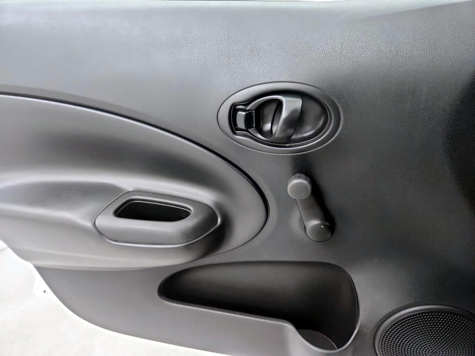 Thumbnail: 2019 Nissan Versa Note - 12