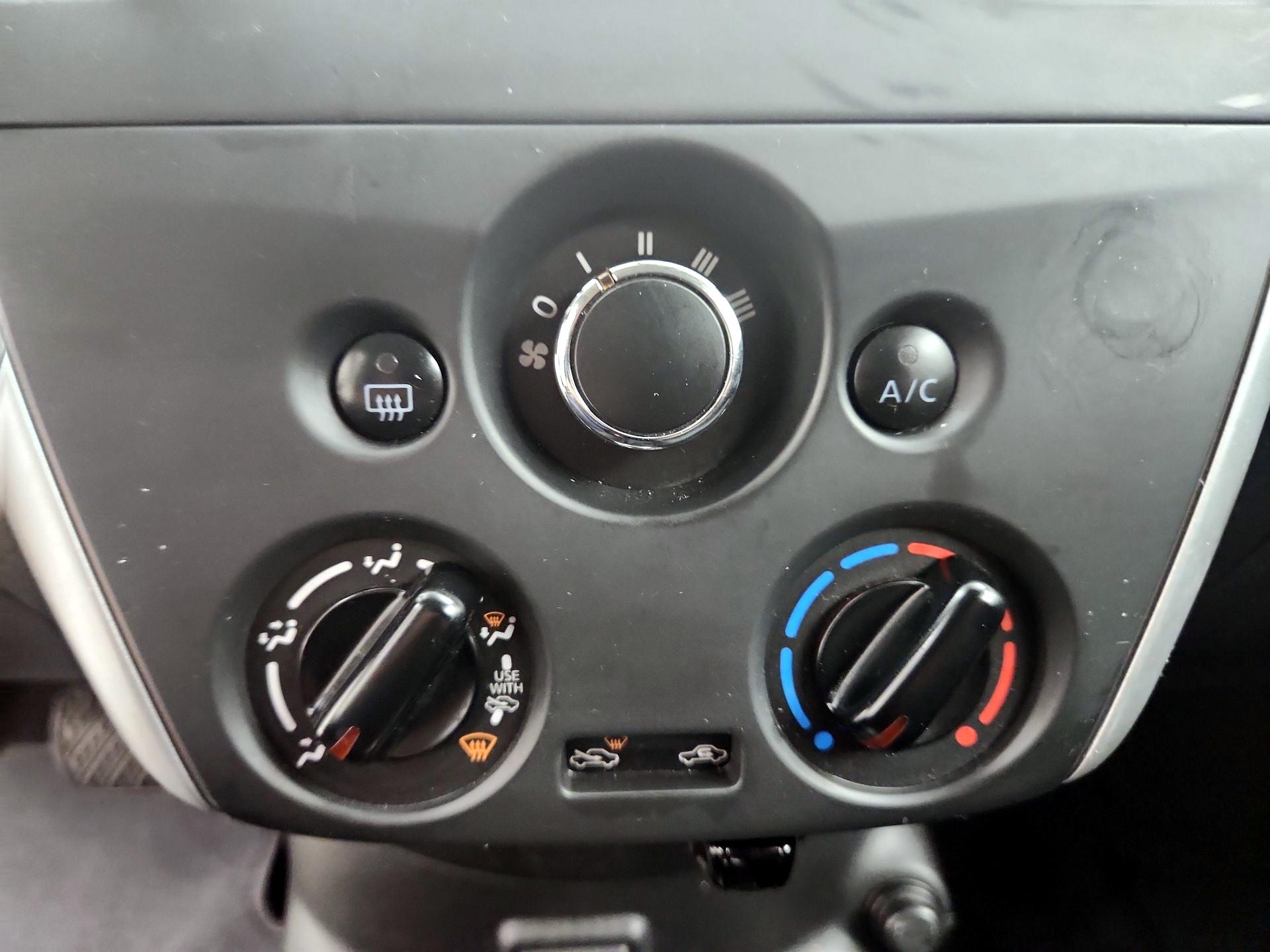 Thumbnail: 2019 Nissan Versa Note - 14