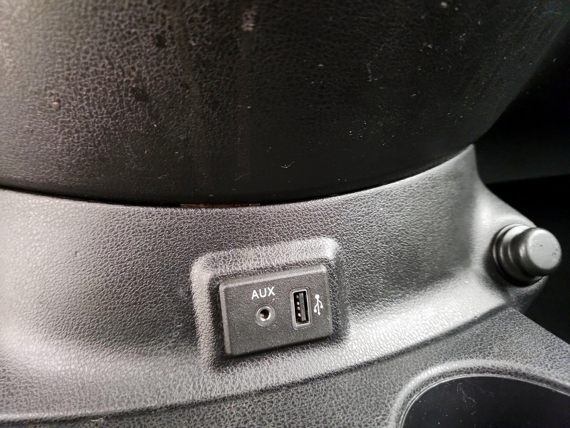 Thumbnail: 2019 Nissan Versa Note - 16