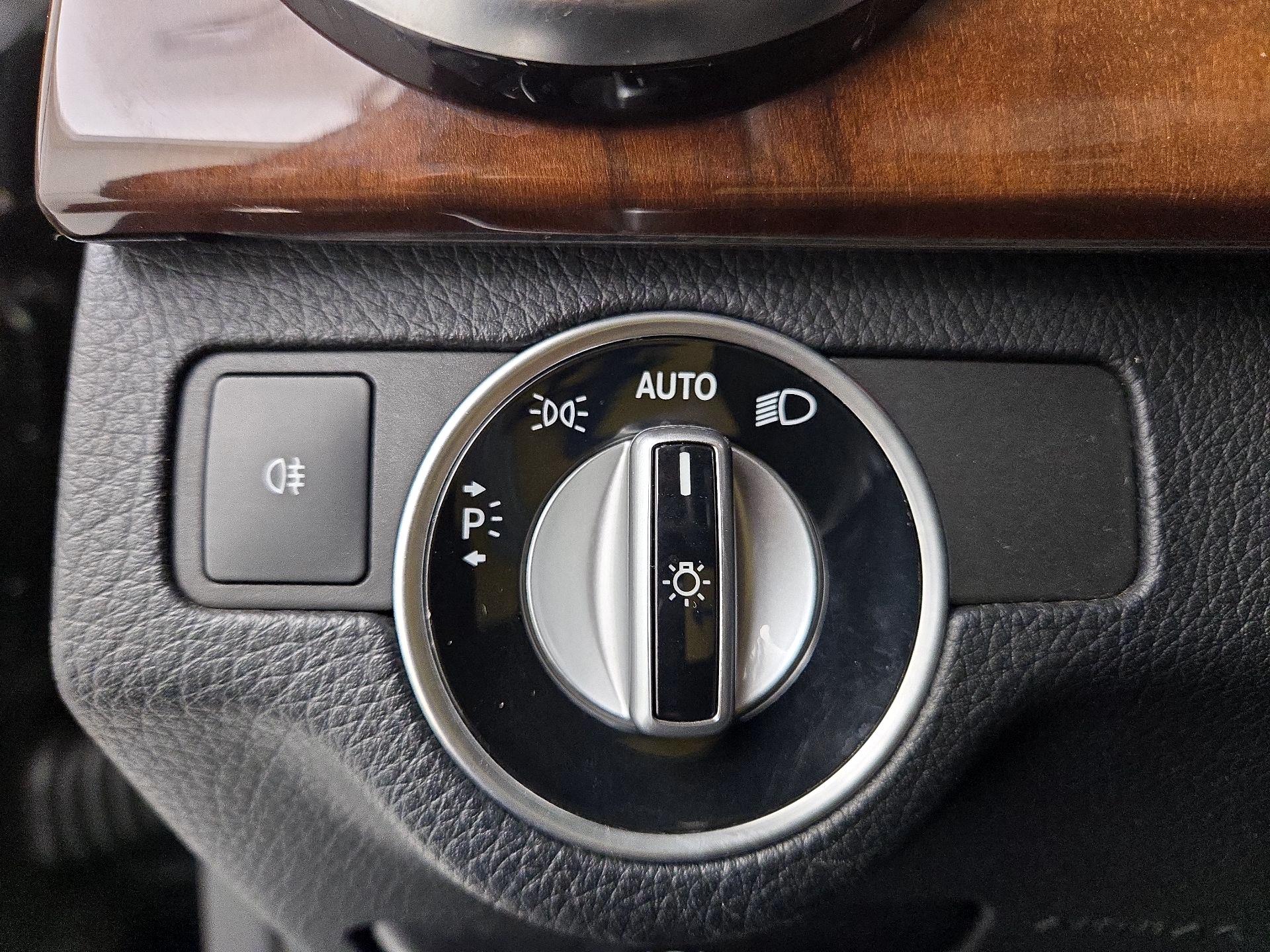 Thumbnail: 2014 Mercedes-Benz GLK - 13