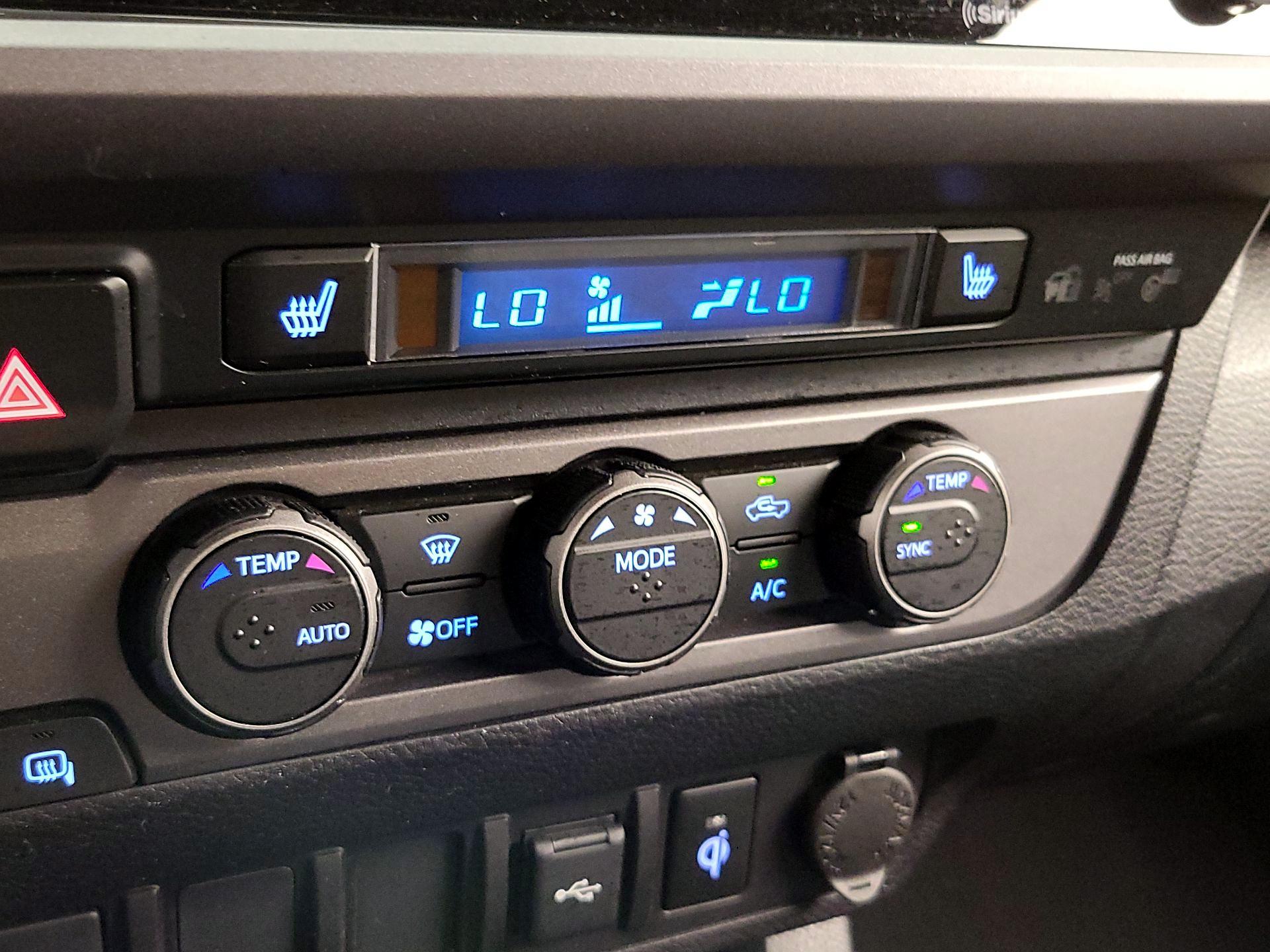 Thumbnail: 2022 Toyota Tacoma - 17