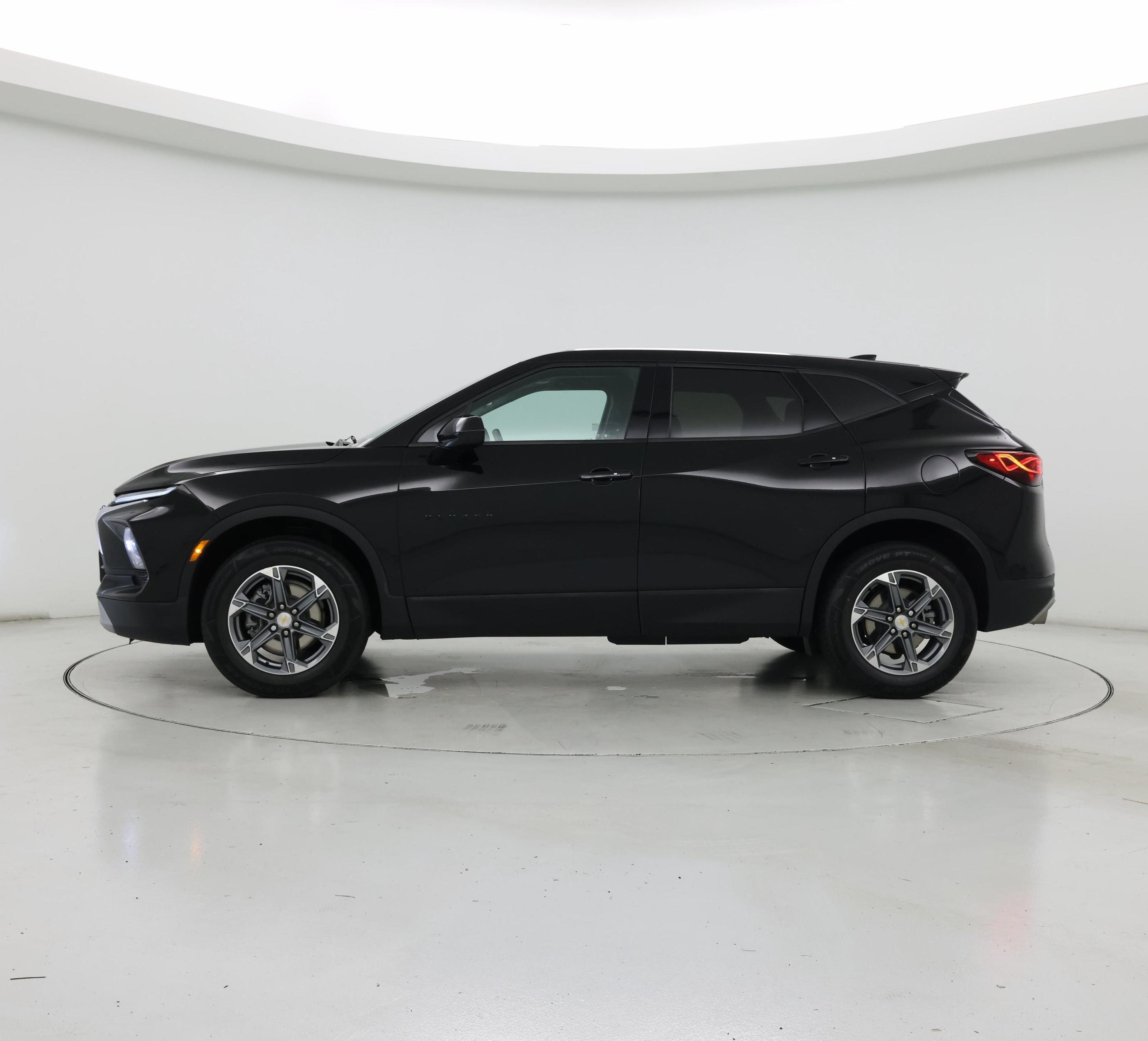 Thumbnail: 2023 Chevrolet Blazer - 3