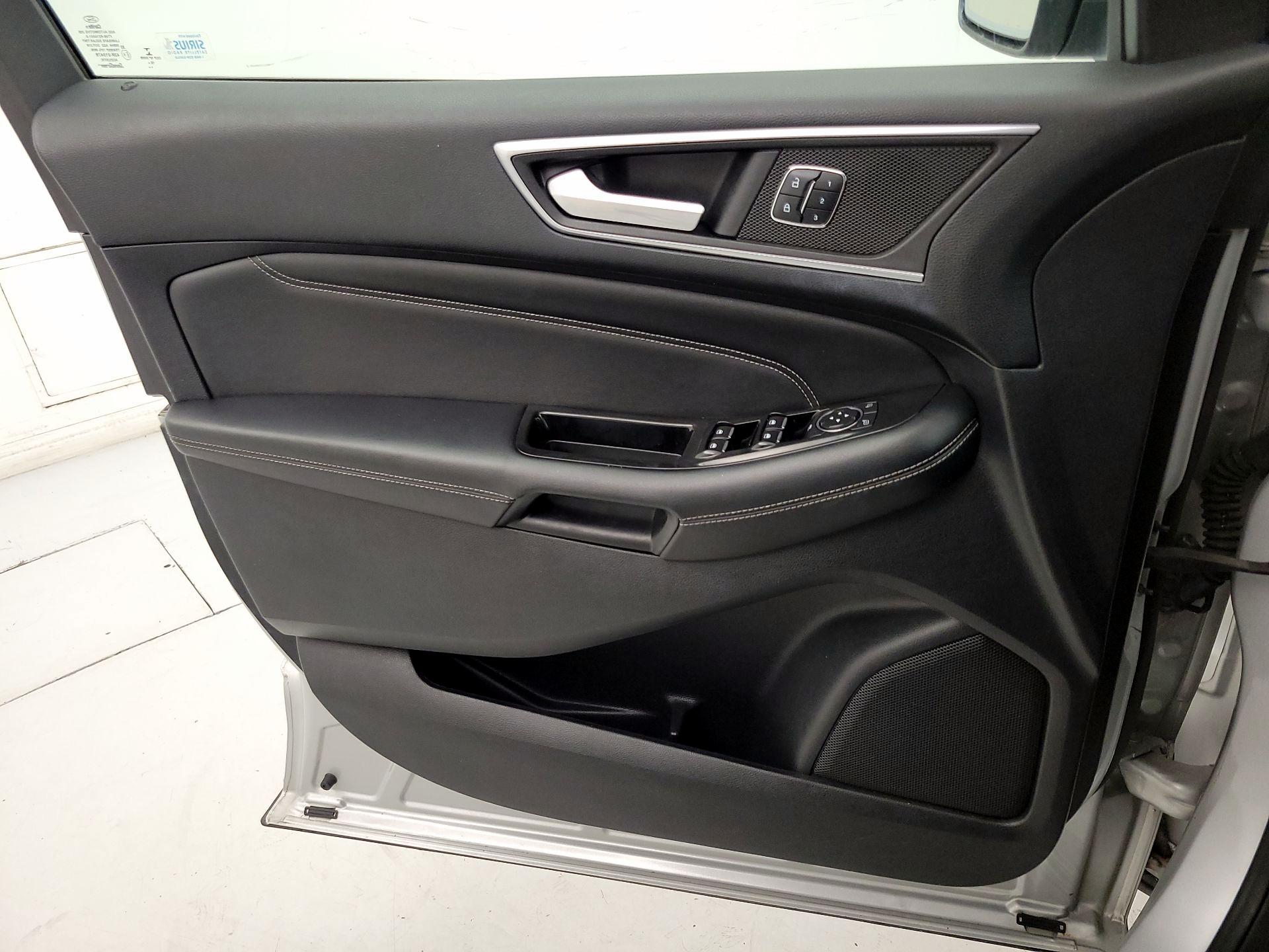 Thumbnail: 2016 Ford Edge - 12