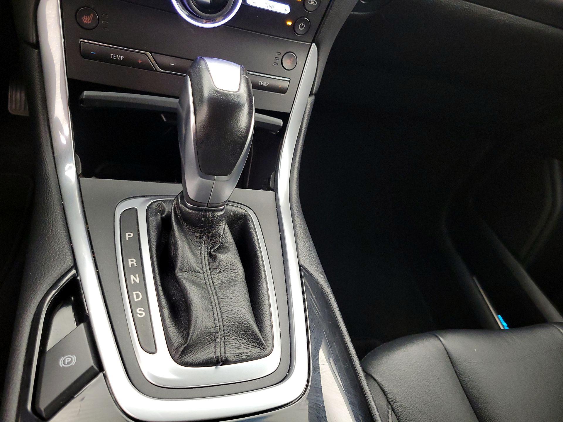 Thumbnail: 2016 Ford Edge - 18