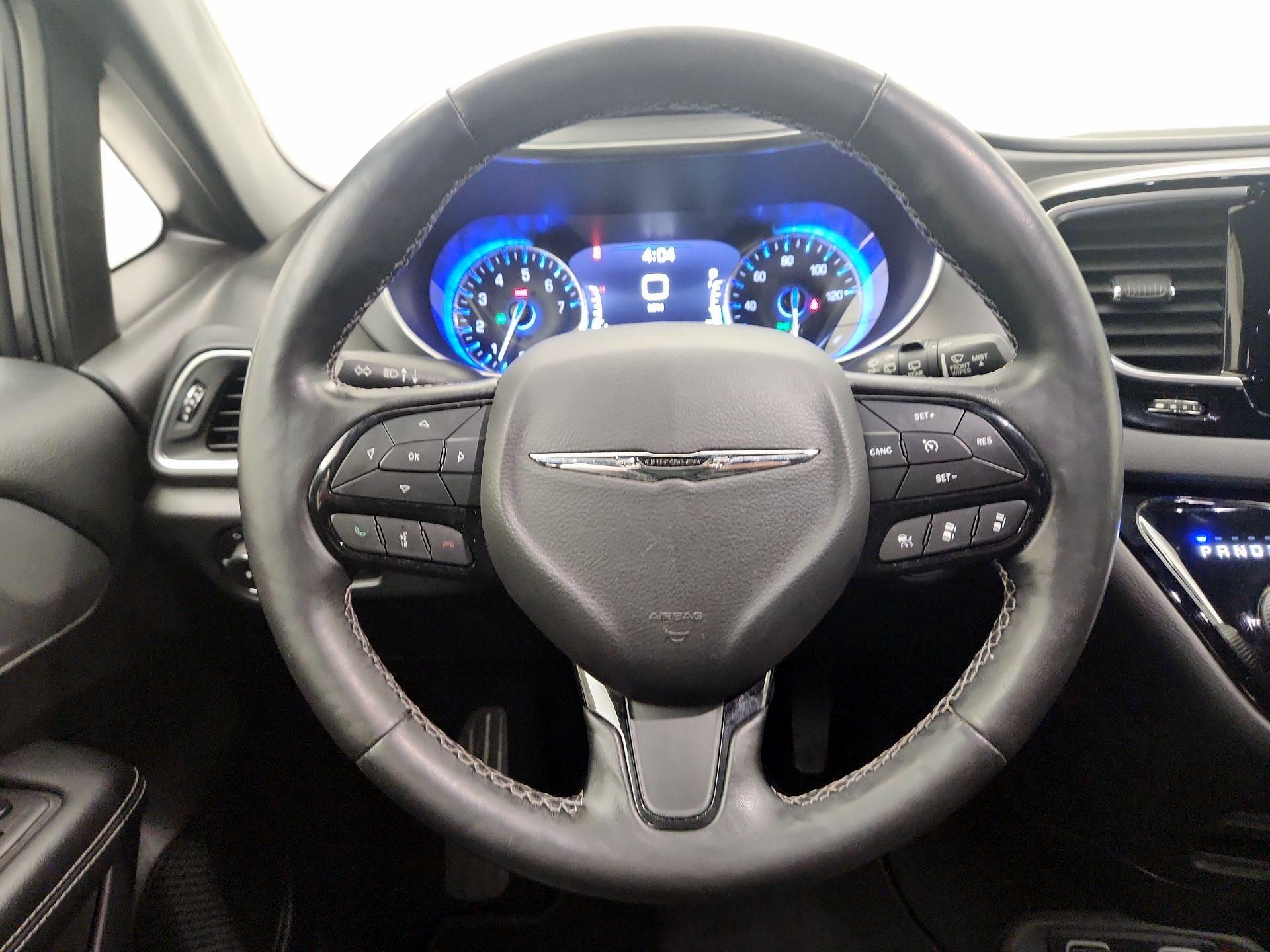 Thumbnail: 2019 Chrysler Pacifica - 10
