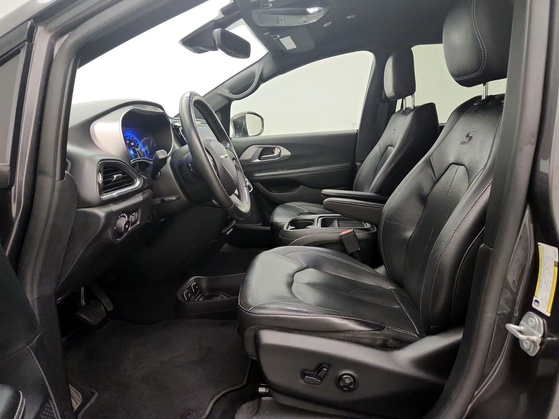 Thumbnail: 2019 Chrysler Pacifica - 11