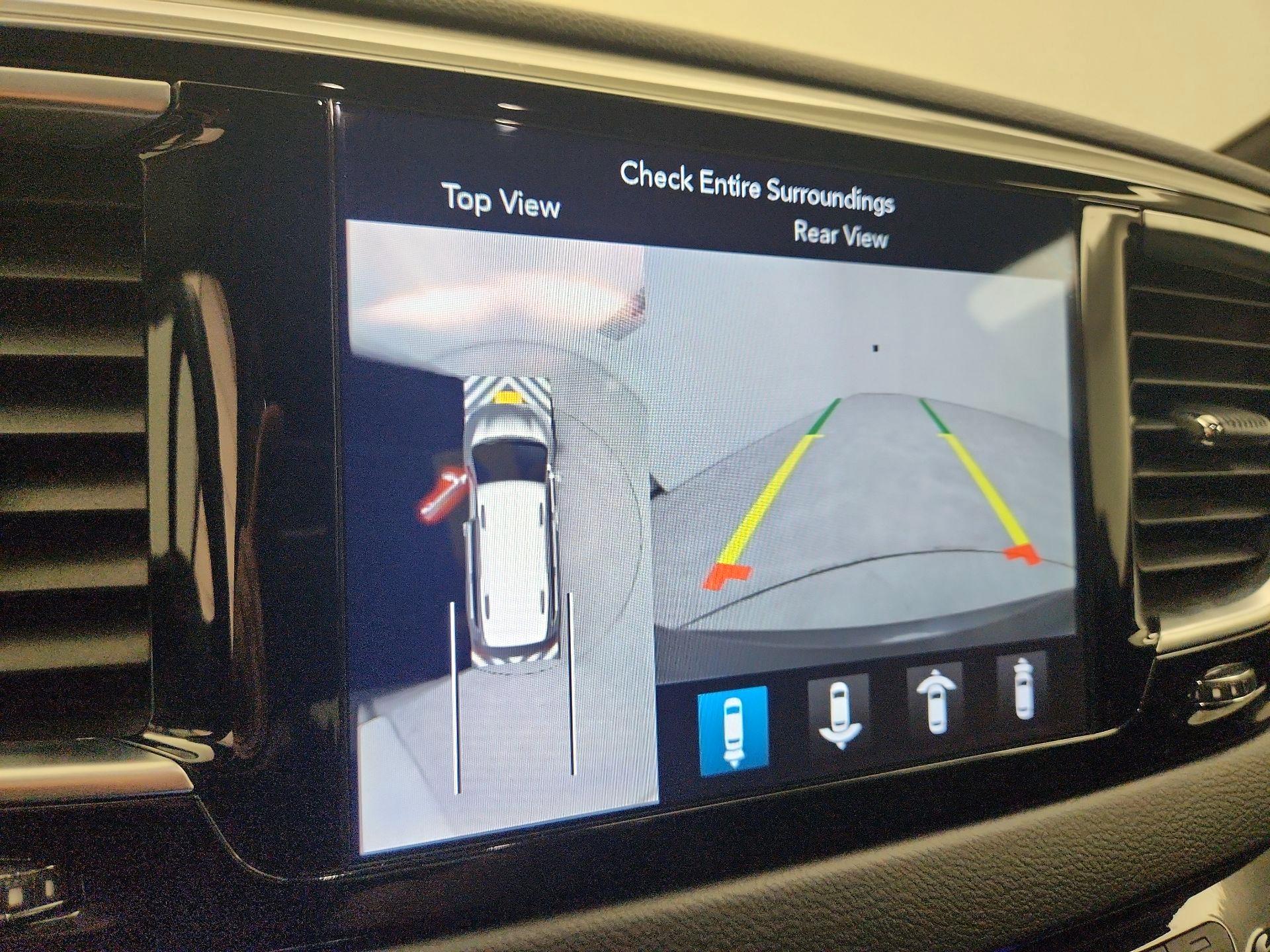 Thumbnail: 2019 Chrysler Pacifica - 15