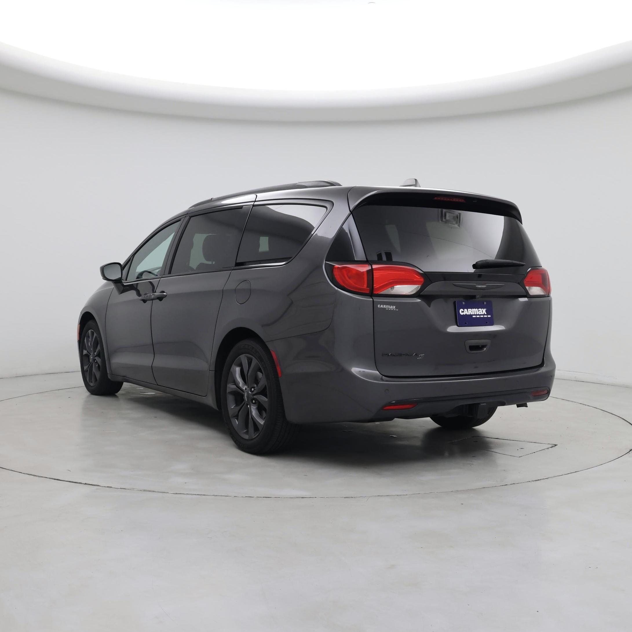 Thumbnail: 2019 Chrysler Pacifica - 2