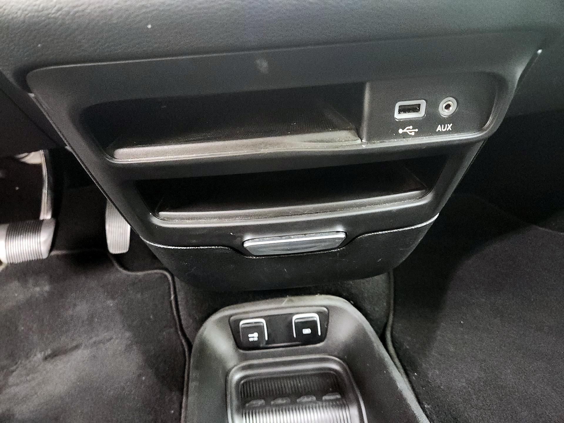 Thumbnail: 2019 Chrysler Pacifica - 19