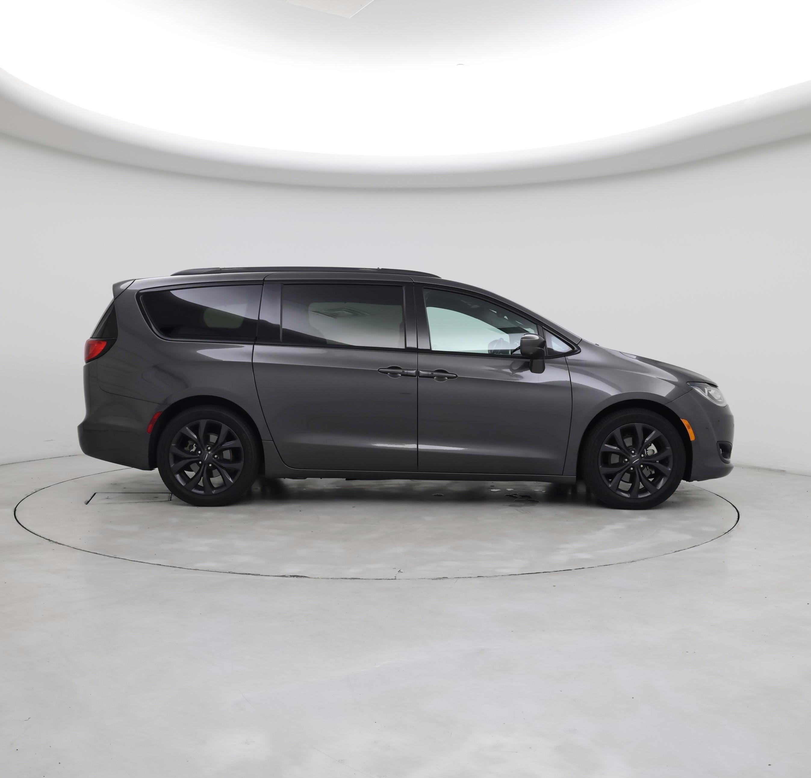 Thumbnail: 2019 Chrysler Pacifica - 7