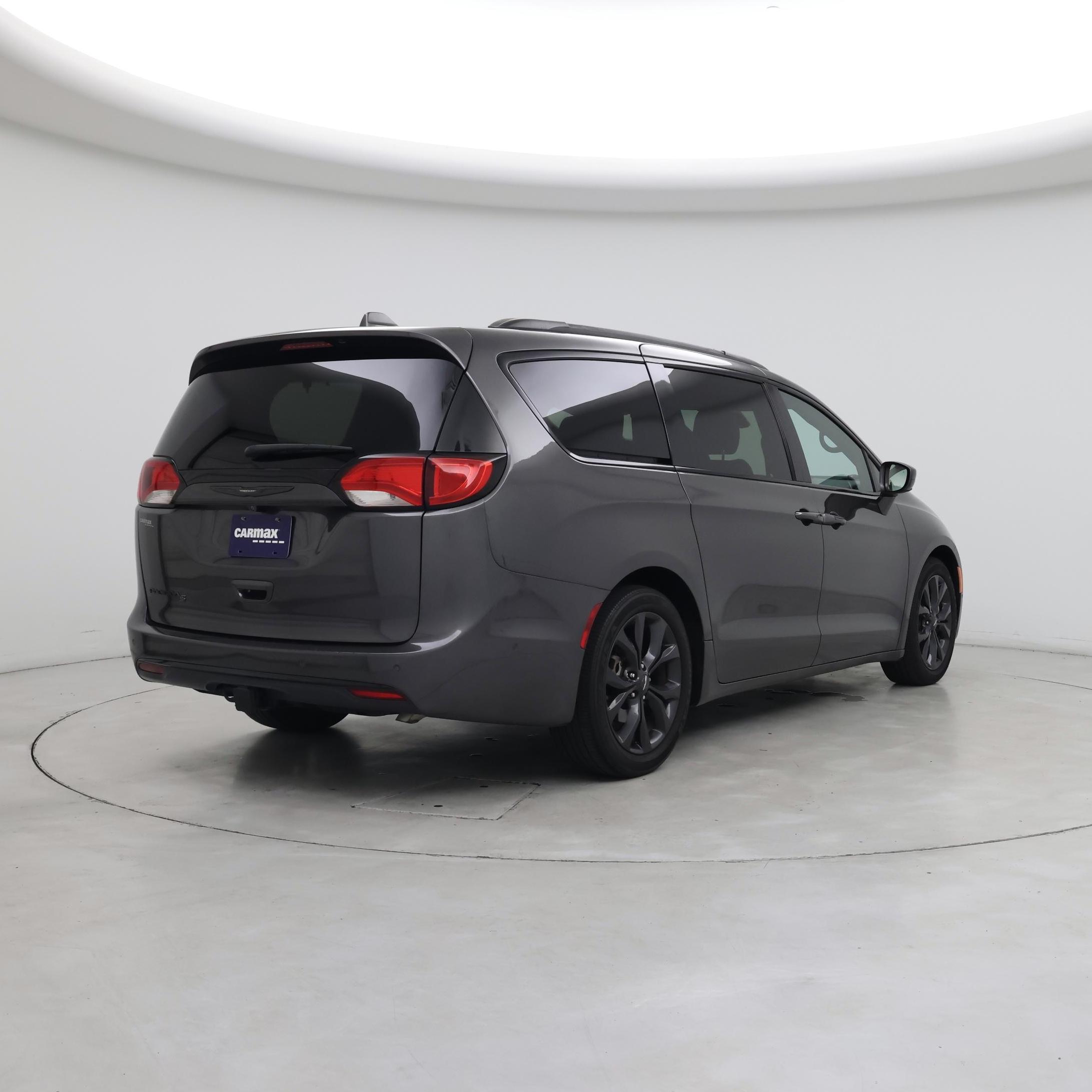 Thumbnail: 2019 Chrysler Pacifica - 8