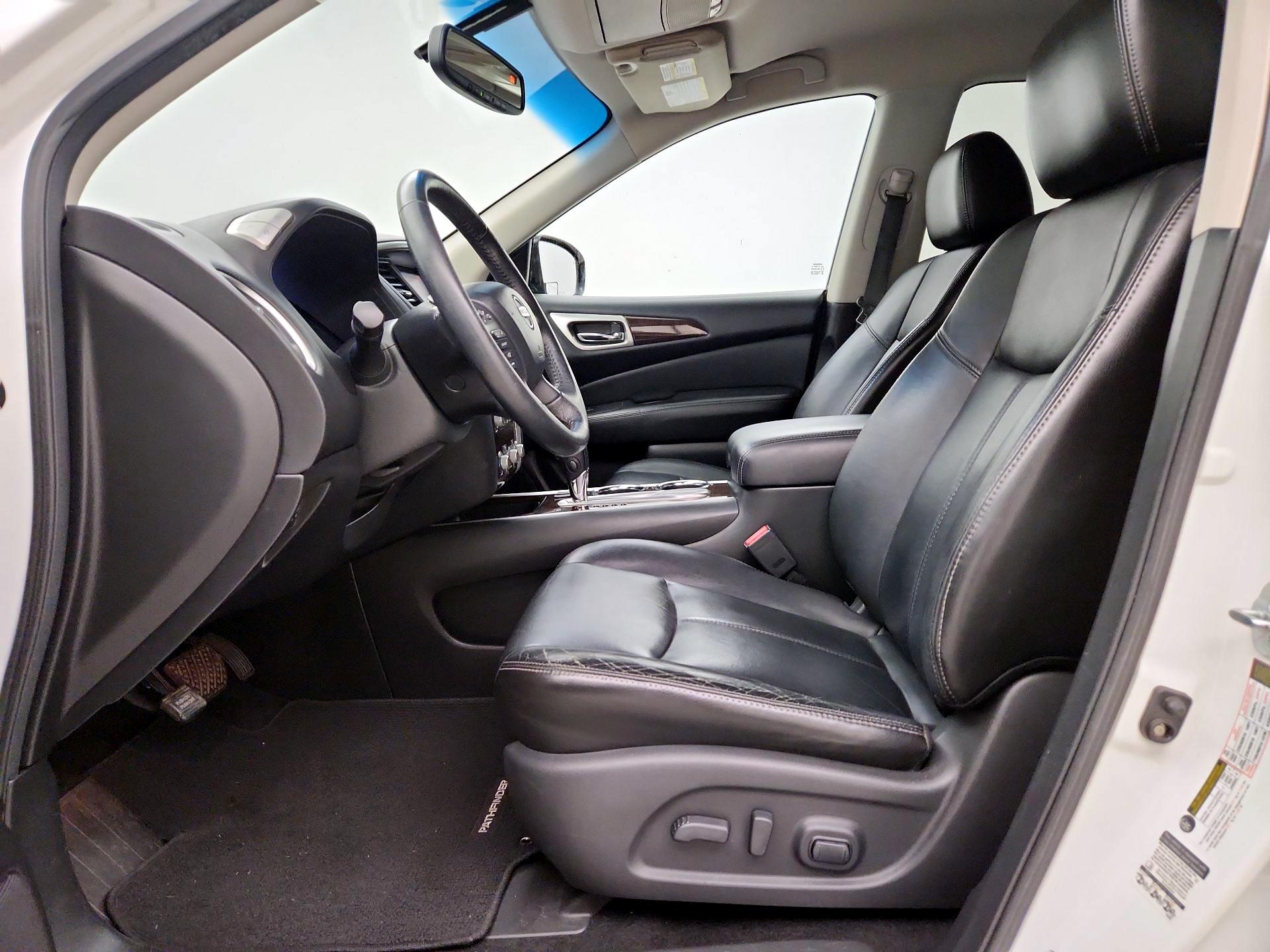 Thumbnail: 2013 Nissan Pathfinder - 11