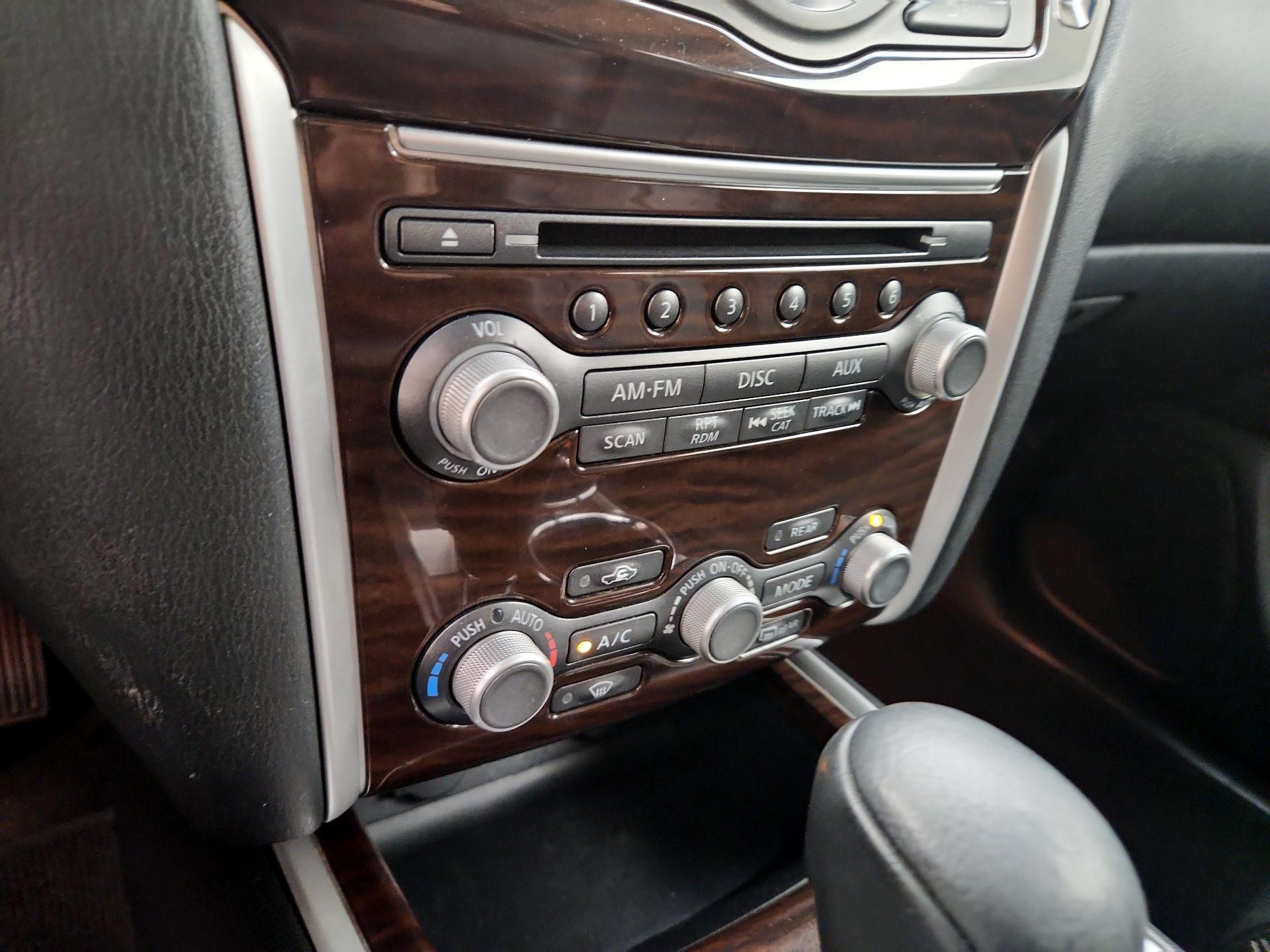 Thumbnail: 2013 Nissan Pathfinder - 16