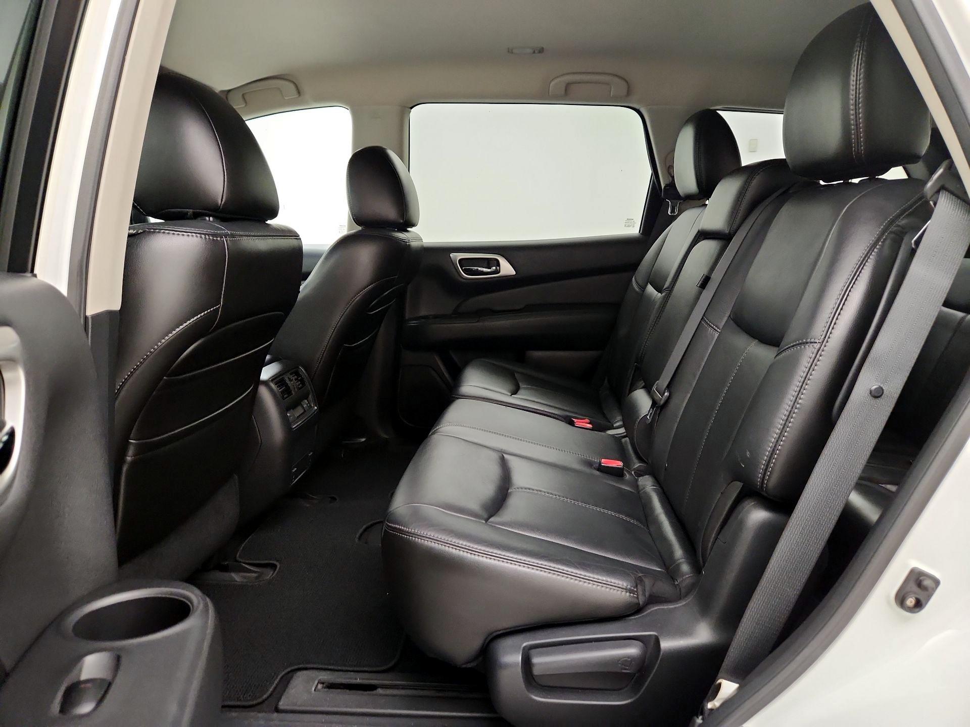 Thumbnail: 2013 Nissan Pathfinder - 19
